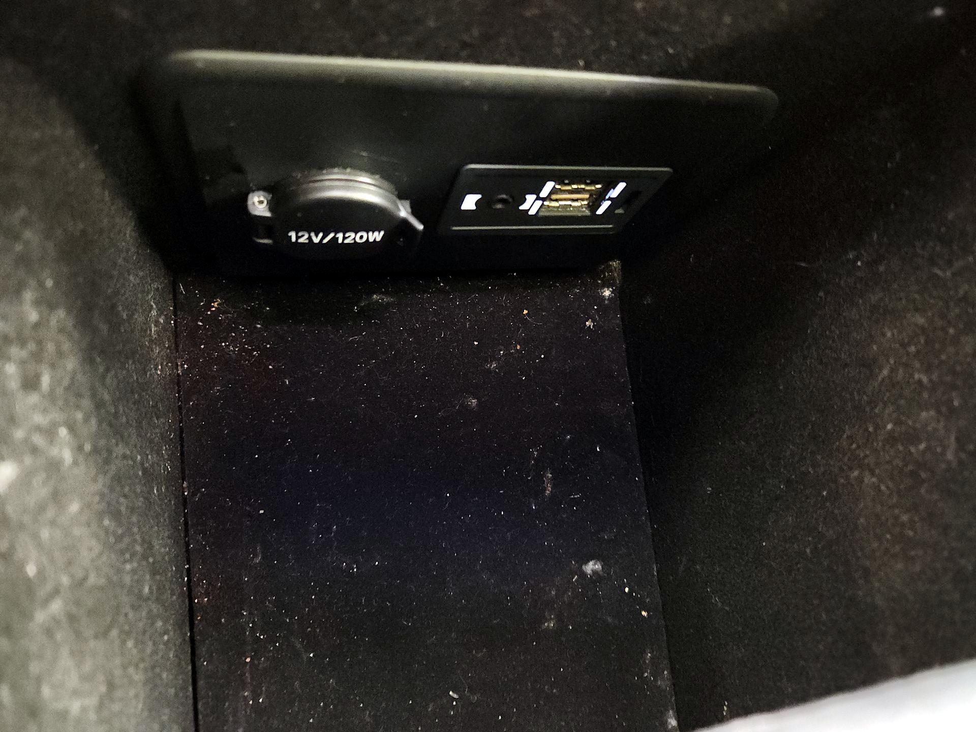 Thumbnail: 2015 Lexus LS - 19