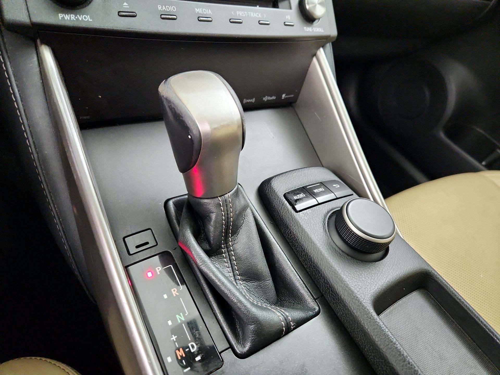 Thumbnail: 2016 Lexus IS - 17