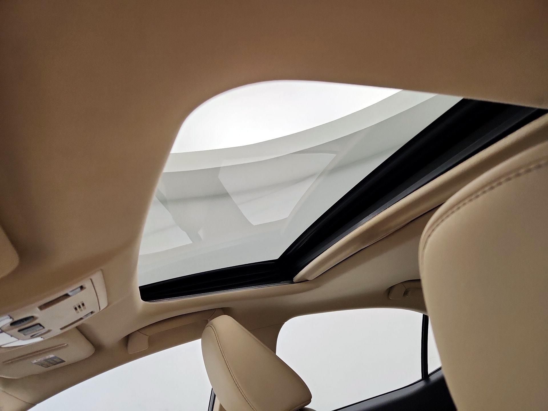 Thumbnail: 2016 Lexus IS - 19