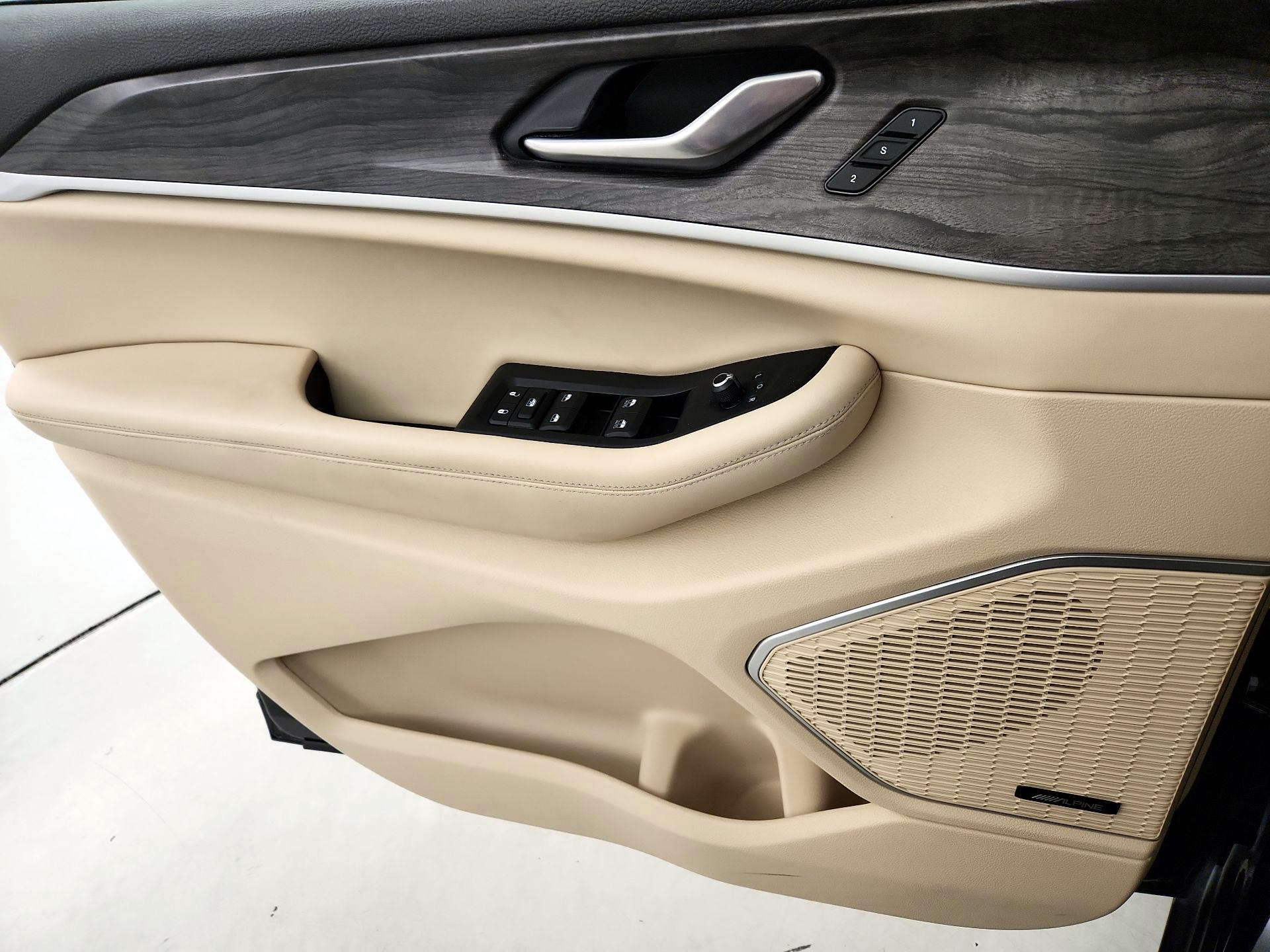 Thumbnail: 2022 Jeep Grand Cherokee - 12