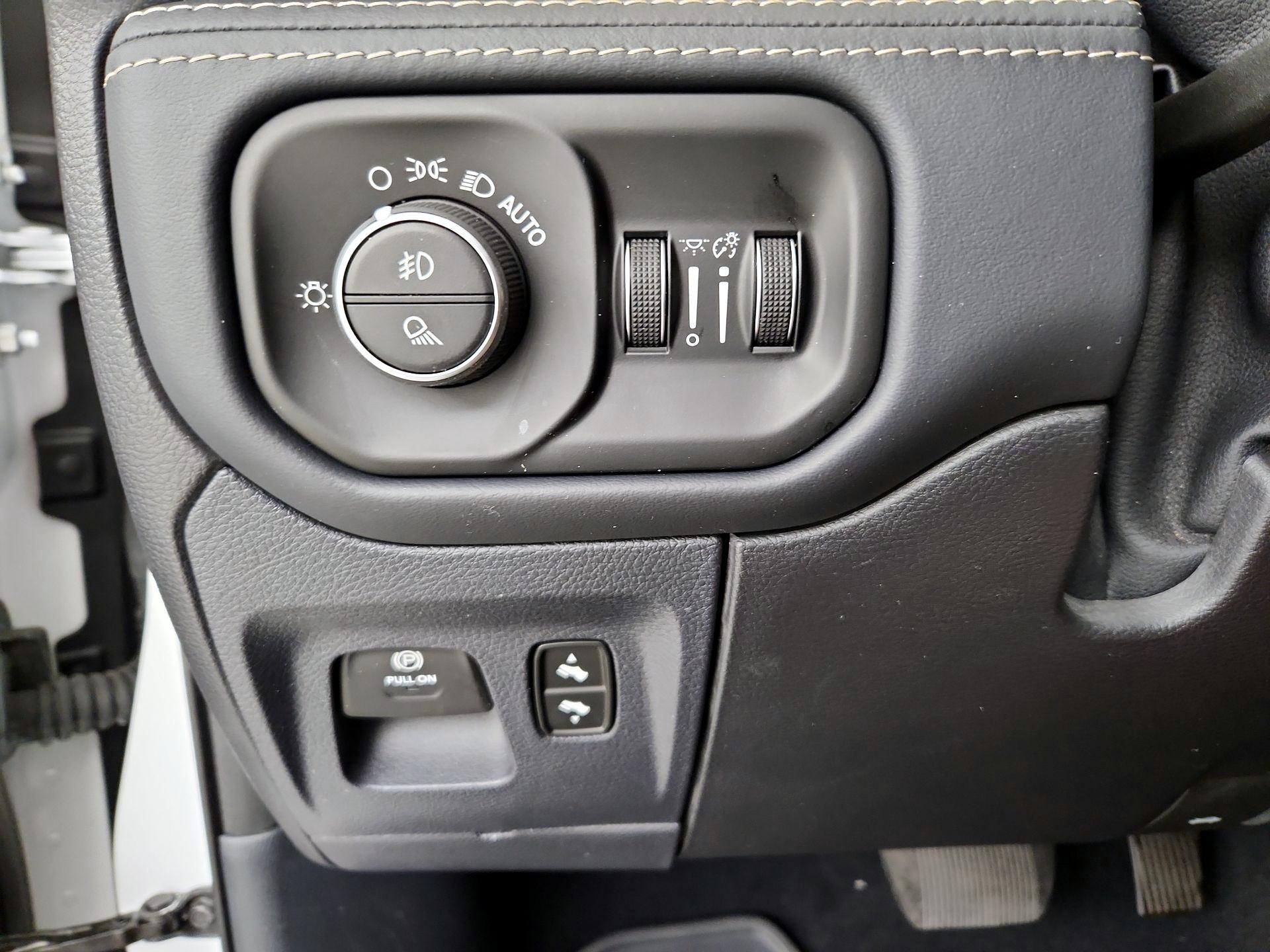 Thumbnail: 2019 RAM 1500 - 13