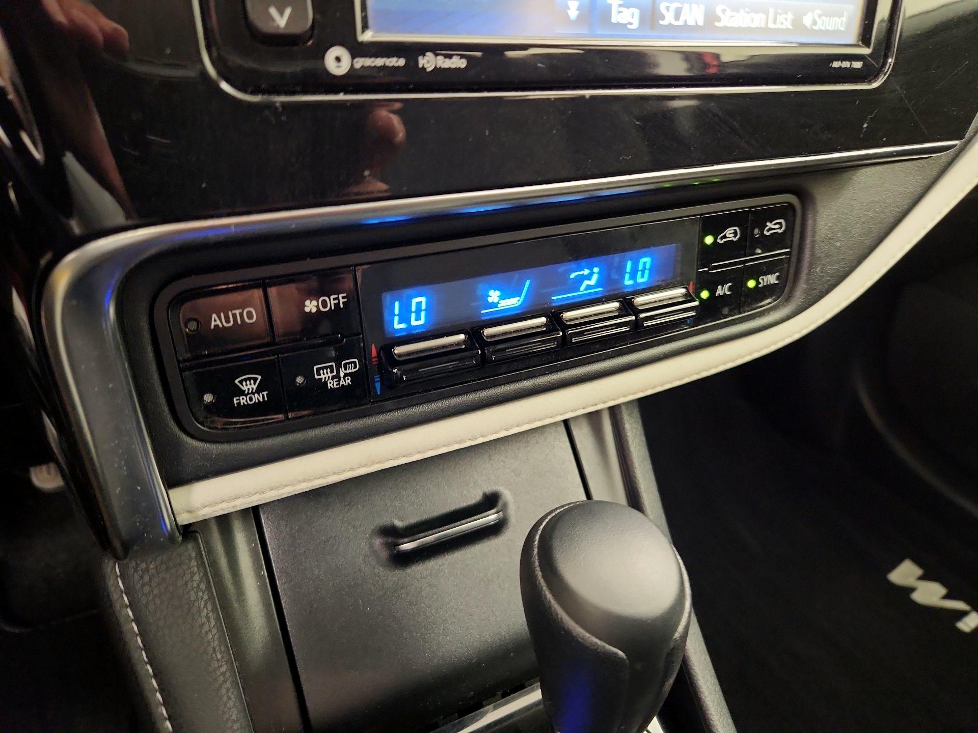 Thumbnail: 2018 Toyota Corolla iM - 16