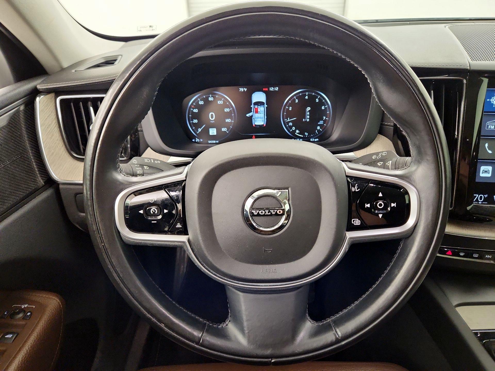 Thumbnail: 2019 Volvo XC60 - 10