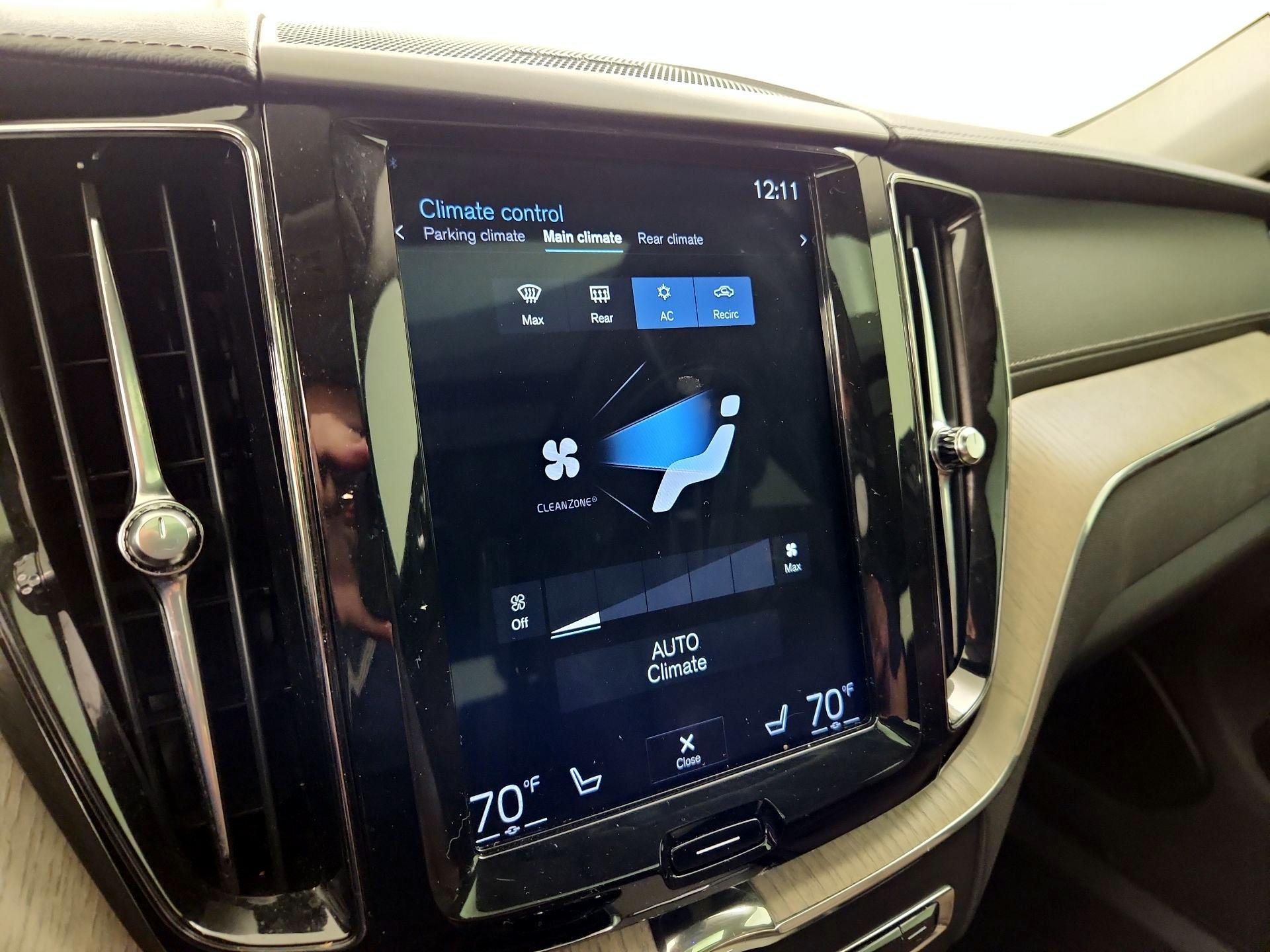 Thumbnail: 2019 Volvo XC60 - 17