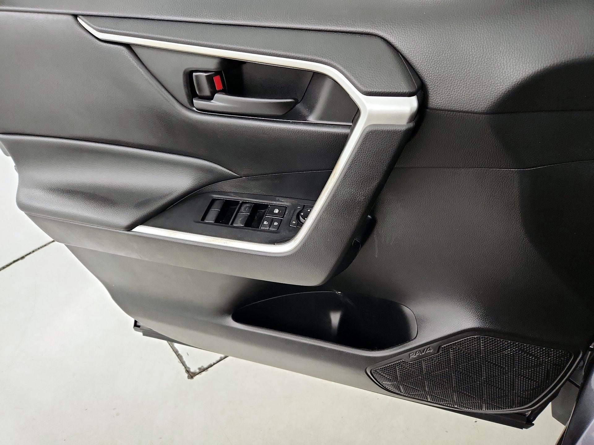 Thumbnail: 2023 Toyota RAV4 - 12