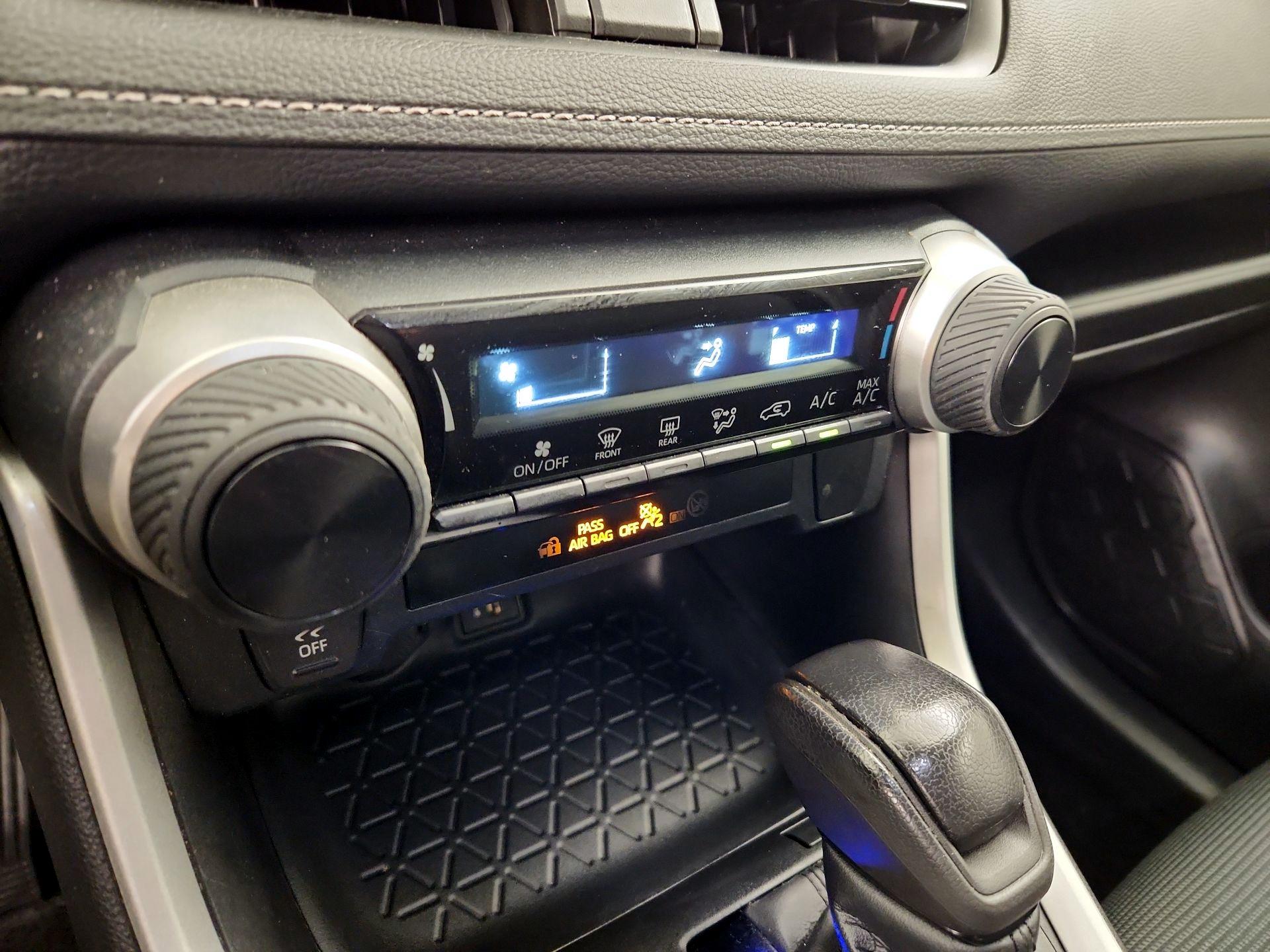 Thumbnail: 2023 Toyota RAV4 - 16