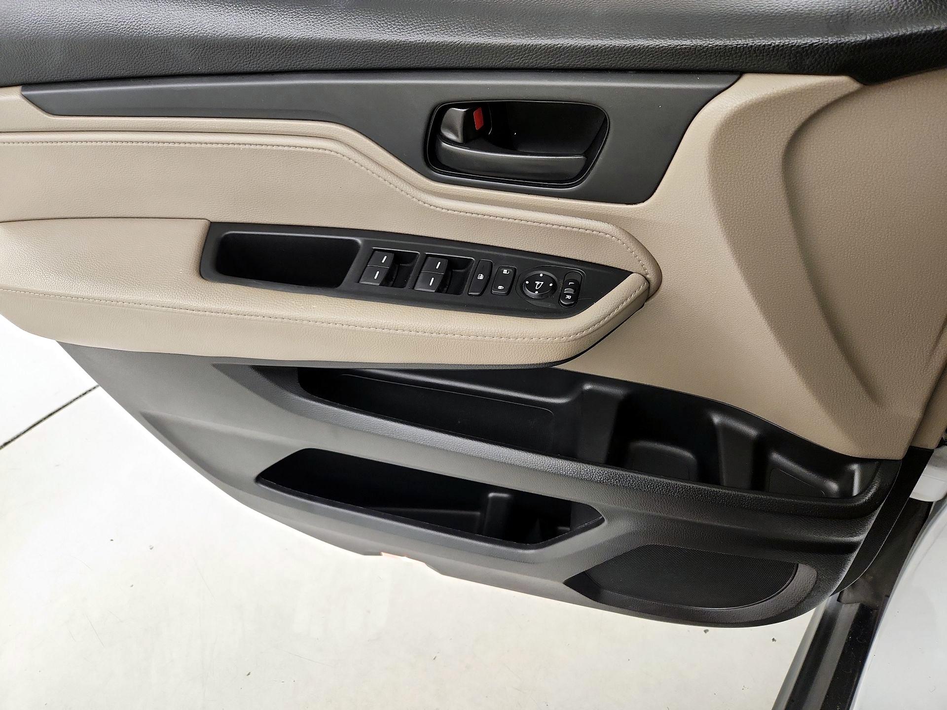 Thumbnail: 2022 Honda Odyssey - 12