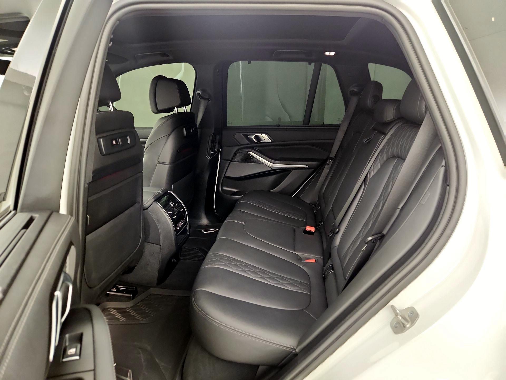 Thumbnail: 2022 BMW X5 - 20