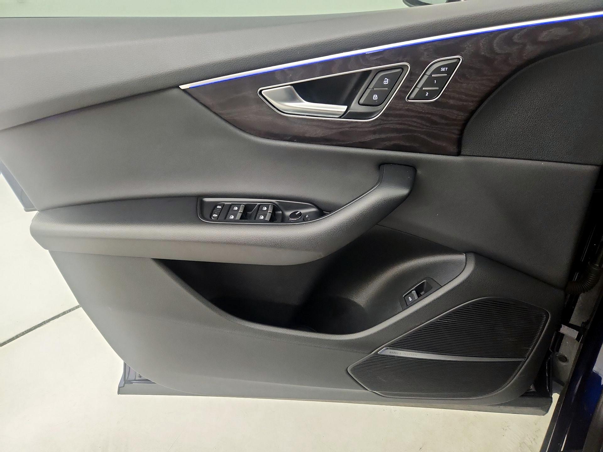 Thumbnail: 2019 Audi Q8 - 12