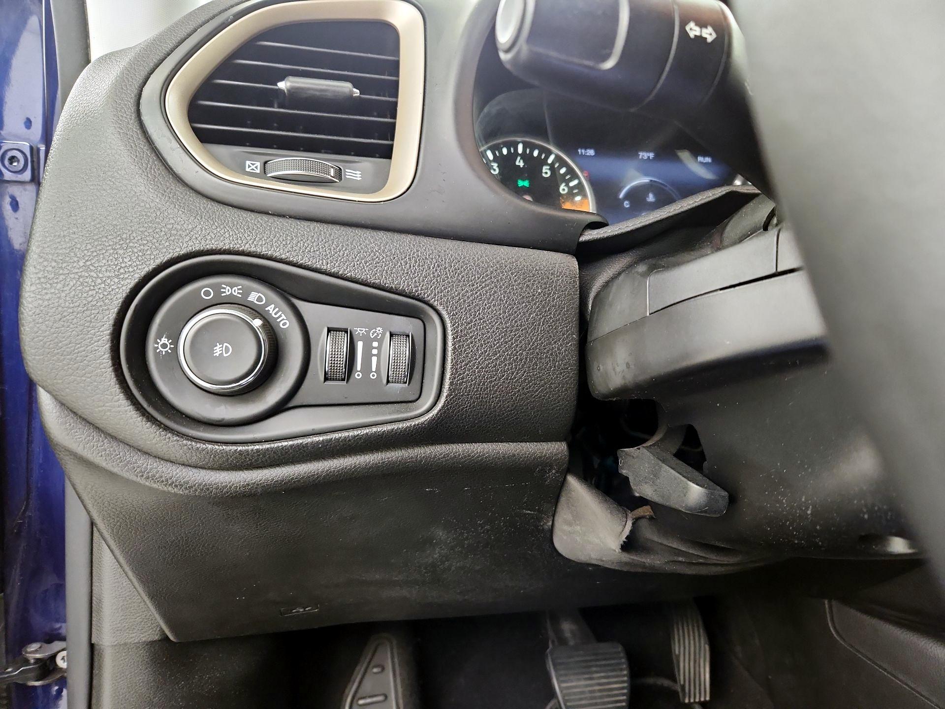 Thumbnail: 2017 Jeep Renegade - 13