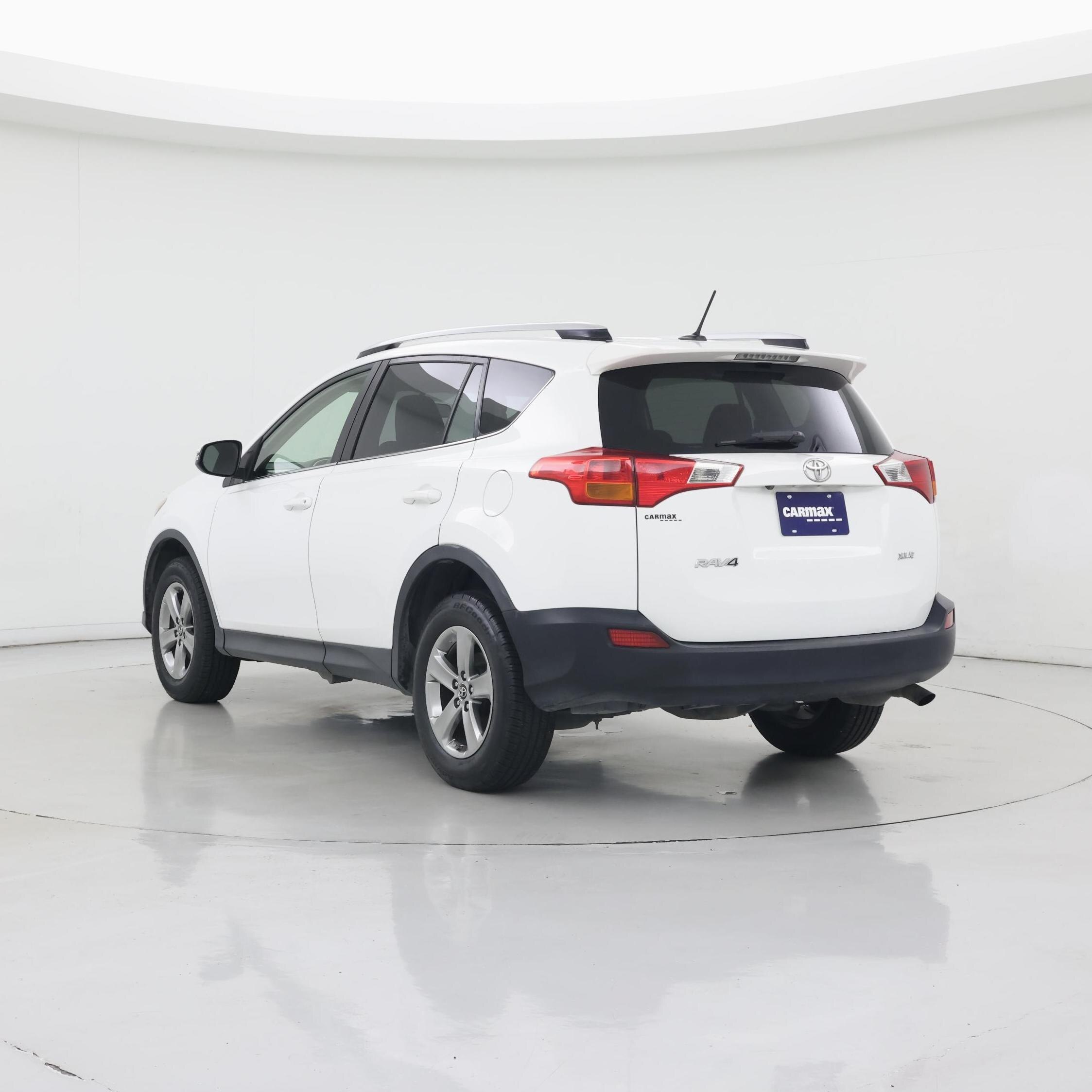 Thumbnail: 2015 Toyota RAV4 - 2