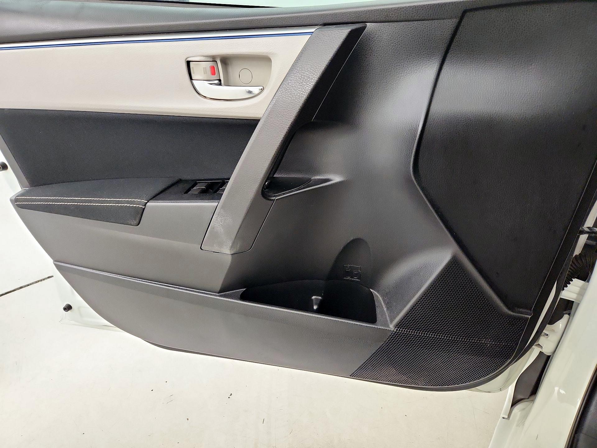 Thumbnail: 2015 Toyota Corolla - 12