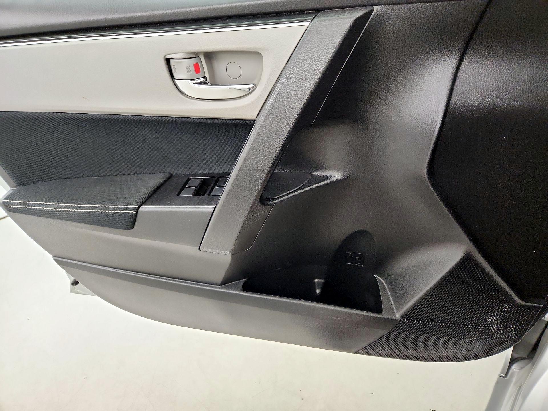 Thumbnail: 2017 Toyota Corolla - 12