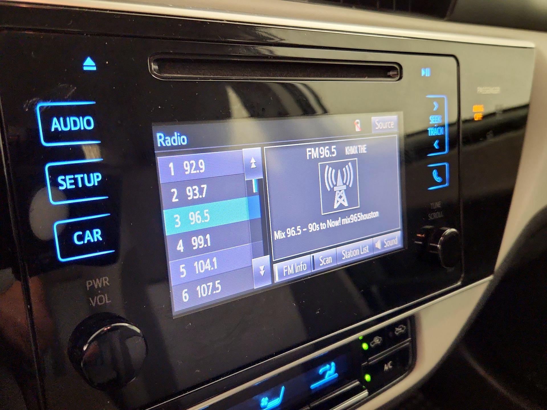 Thumbnail: 2017 Toyota Corolla - 15