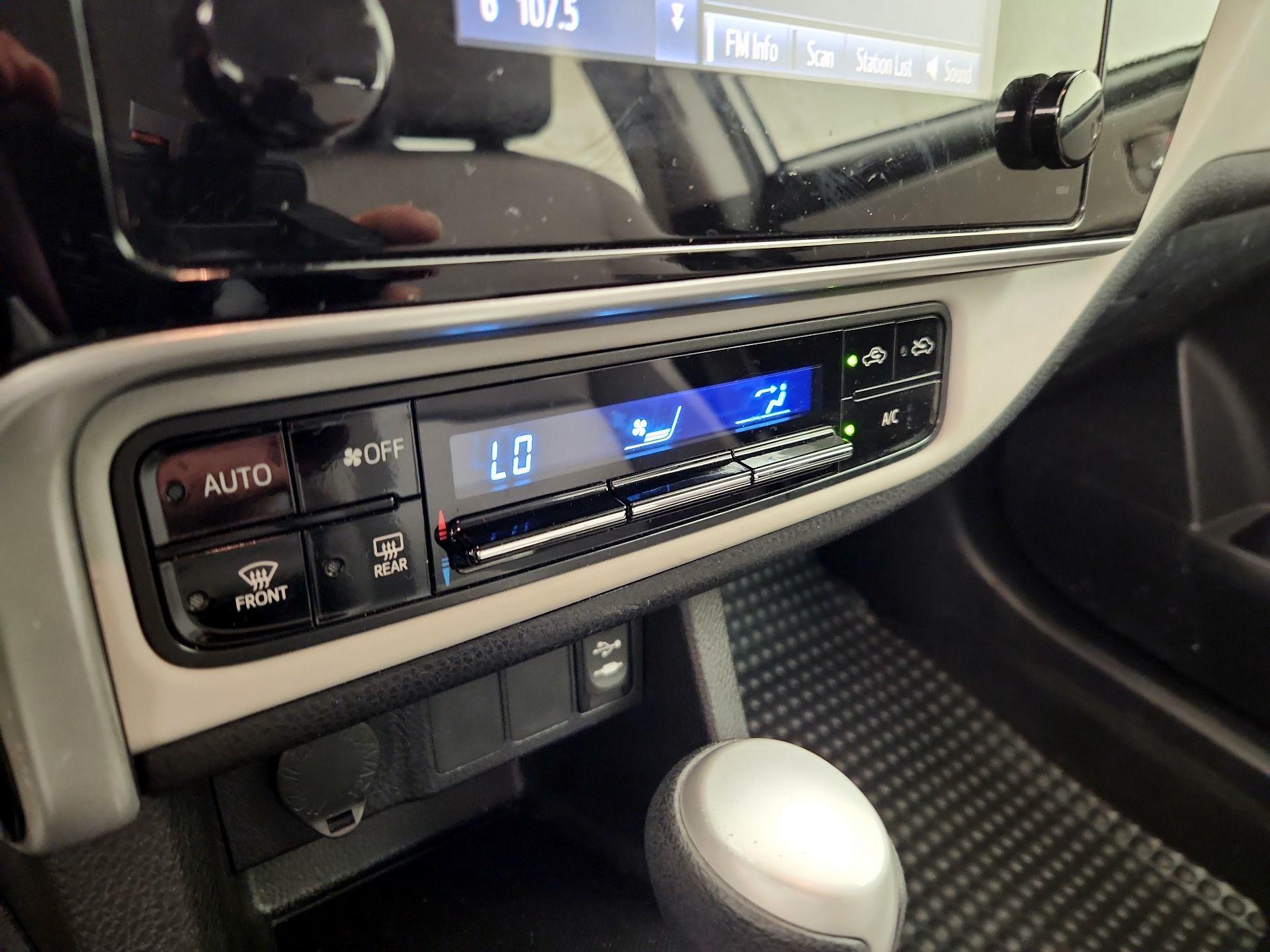 Thumbnail: 2017 Toyota Corolla - 16