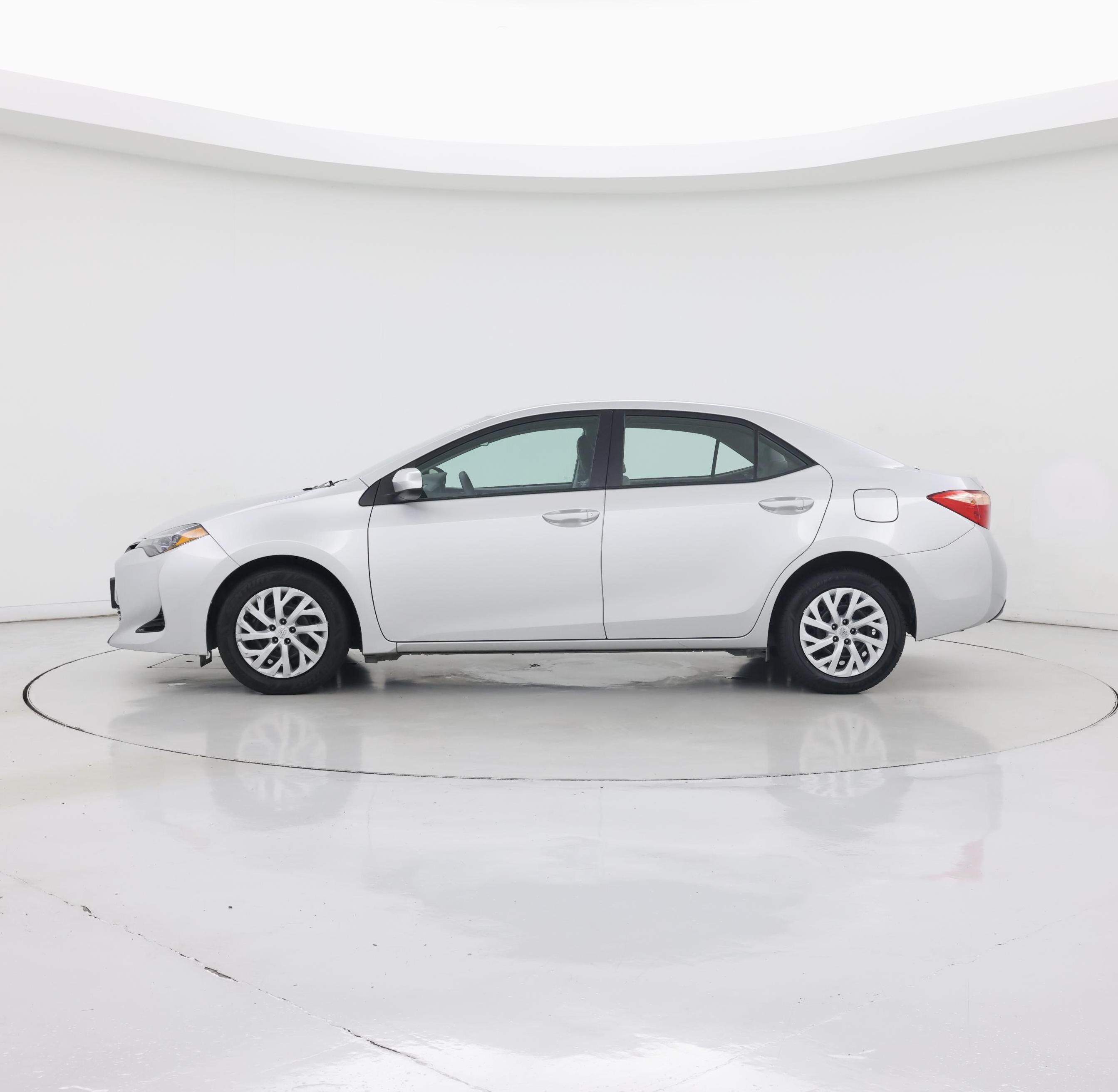 Thumbnail: 2017 Toyota Corolla - 3