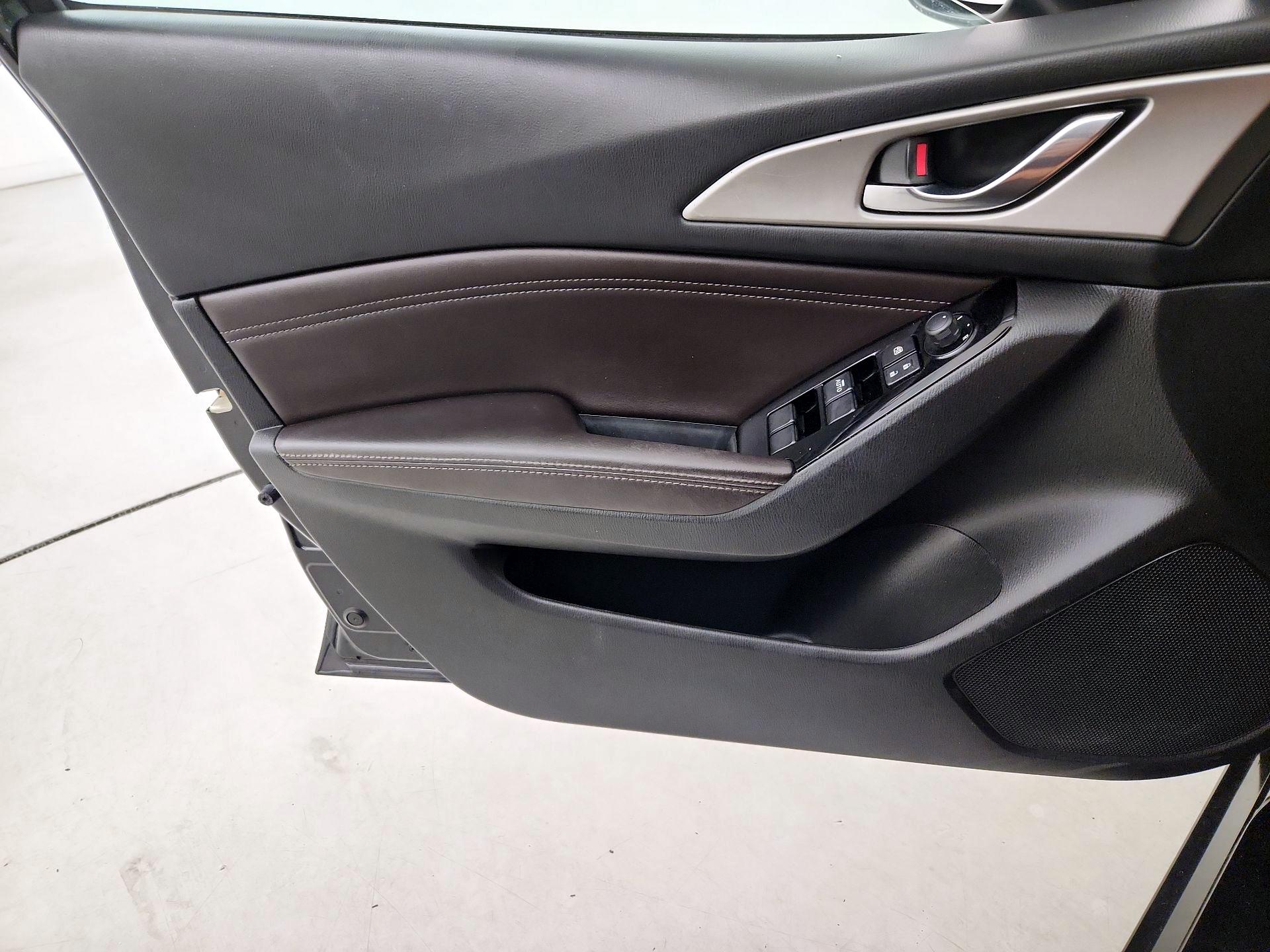 Thumbnail: 2017 Mazda Mazda3 - 12