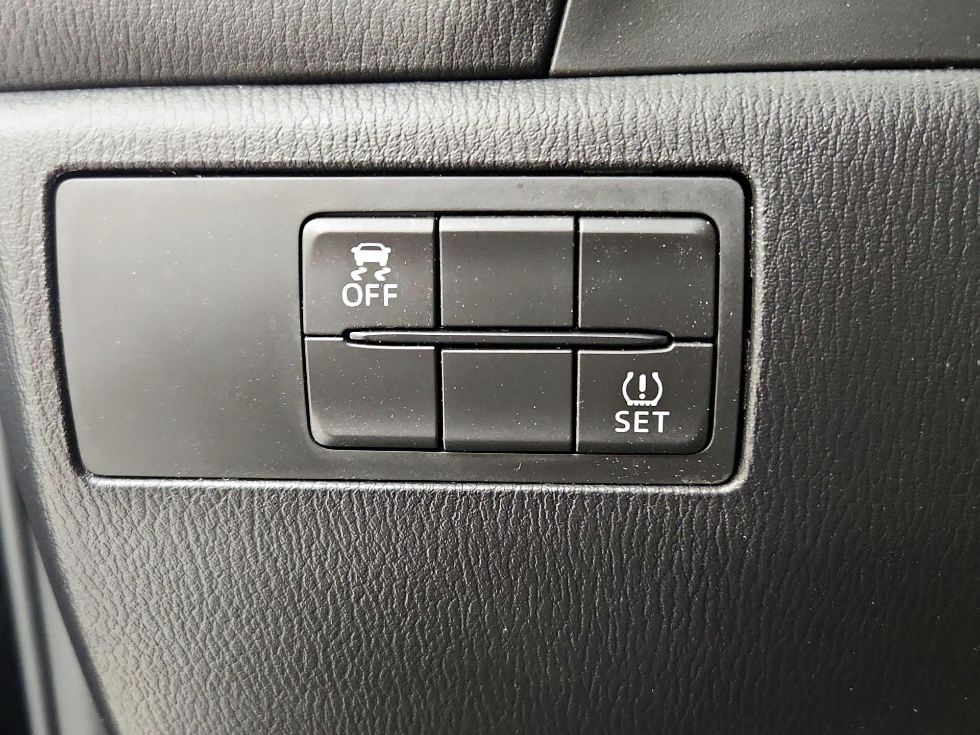 Thumbnail: 2017 Mazda Mazda3 - 13