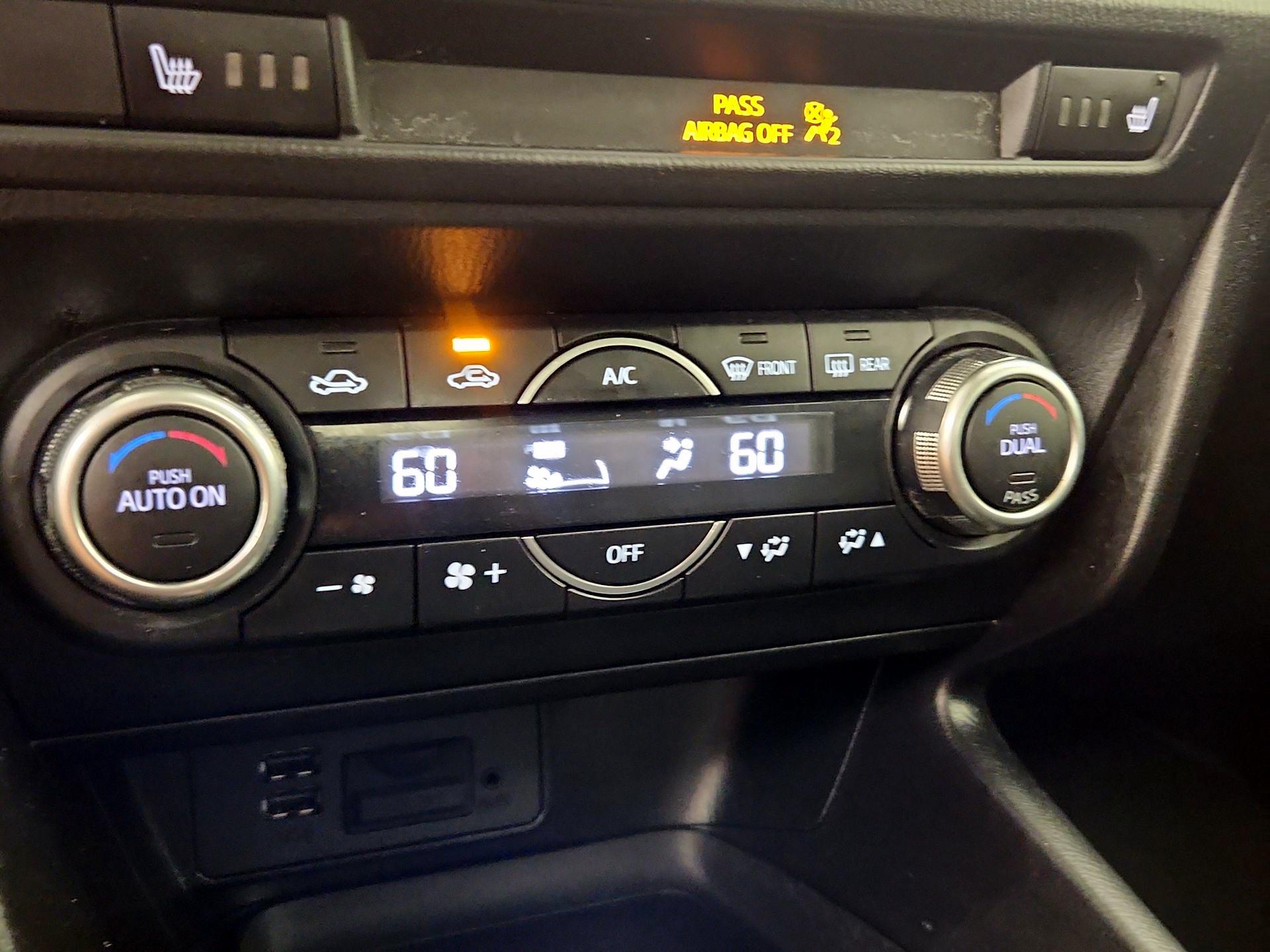 Thumbnail: 2017 Mazda Mazda3 - 16