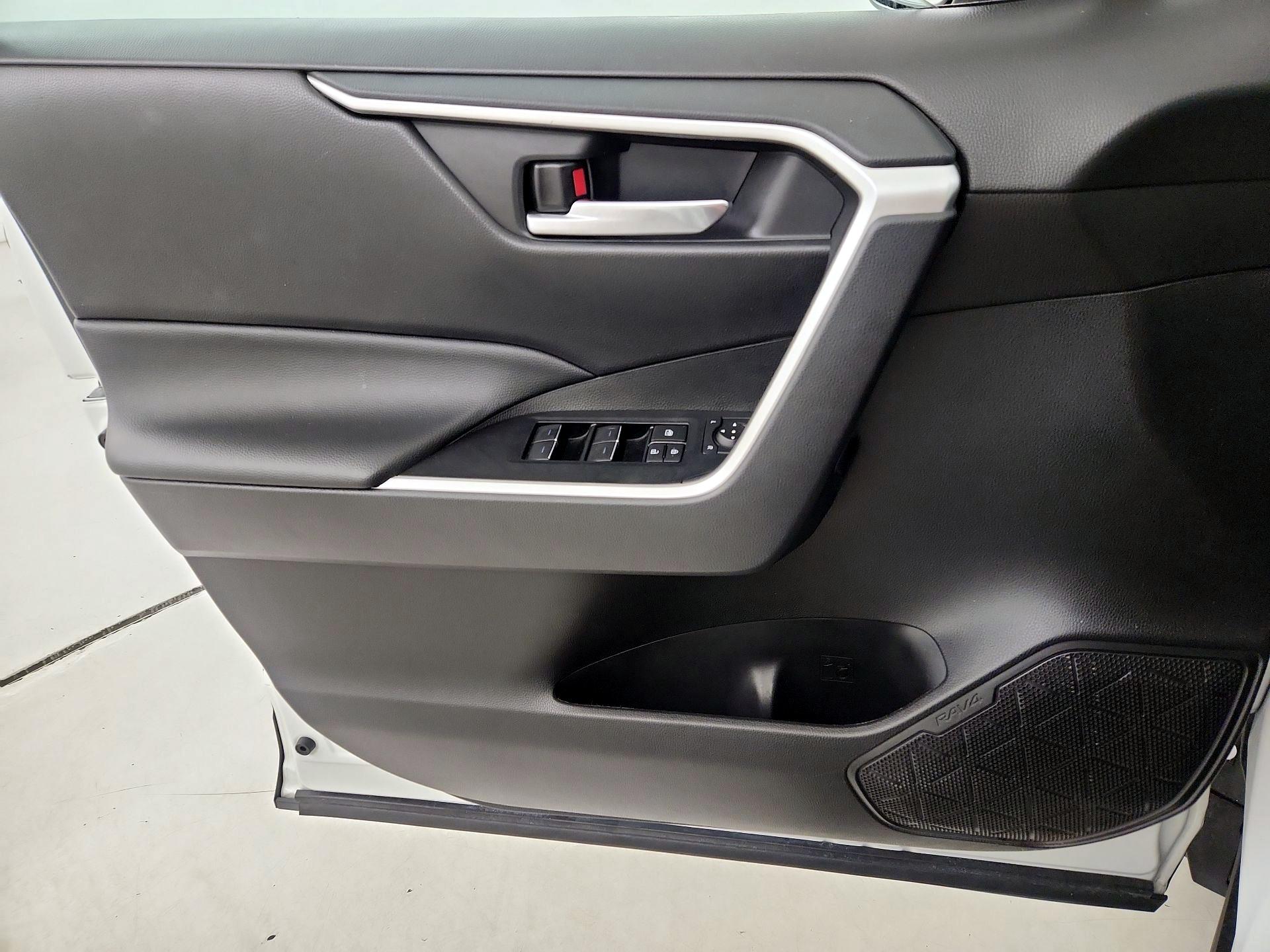 Thumbnail: 2023 Toyota RAV4 - 12