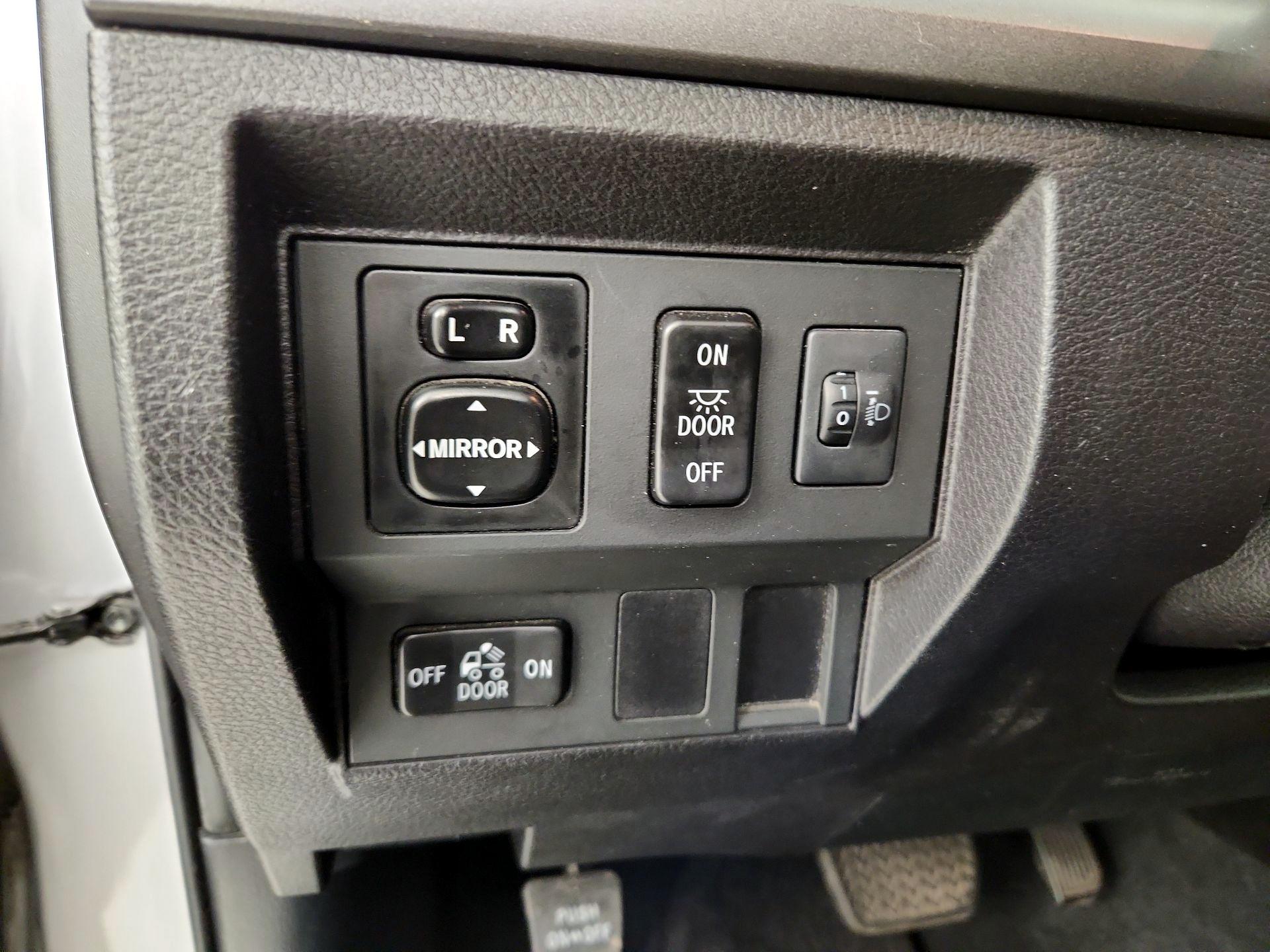 Thumbnail: 2015 Toyota Tundra - 13