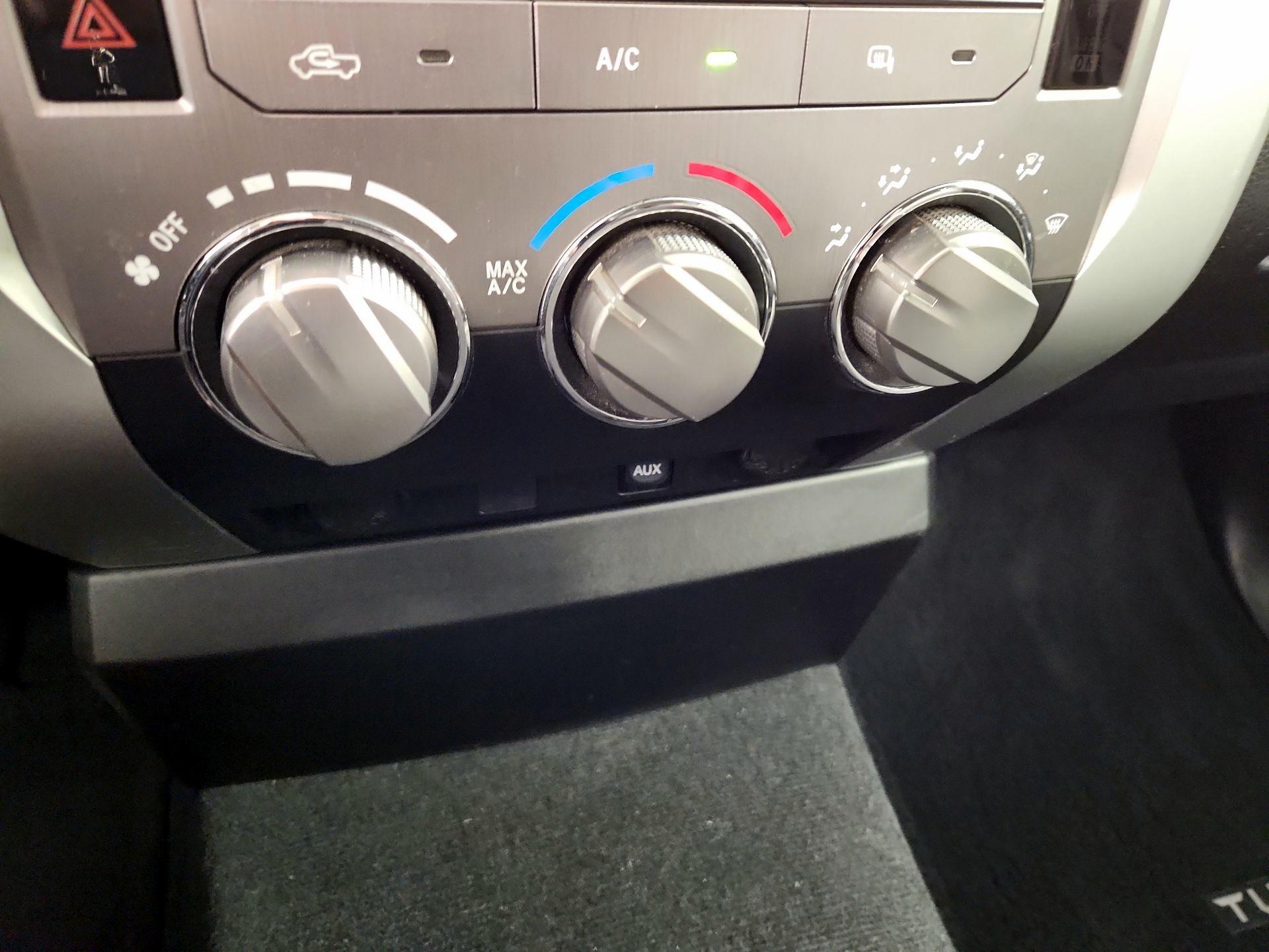 Thumbnail: 2015 Toyota Tundra - 16