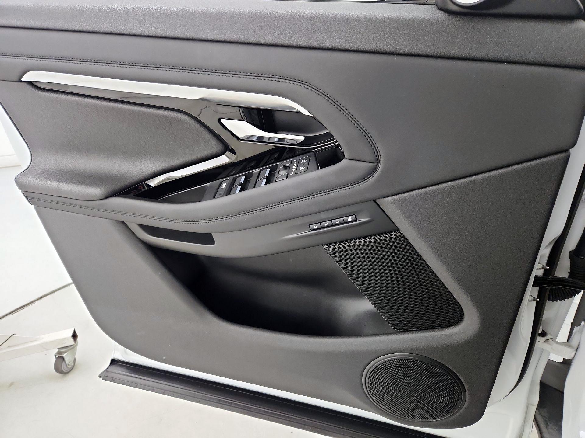 Thumbnail: 2023 Land Rover Range Rover Evoque - 12