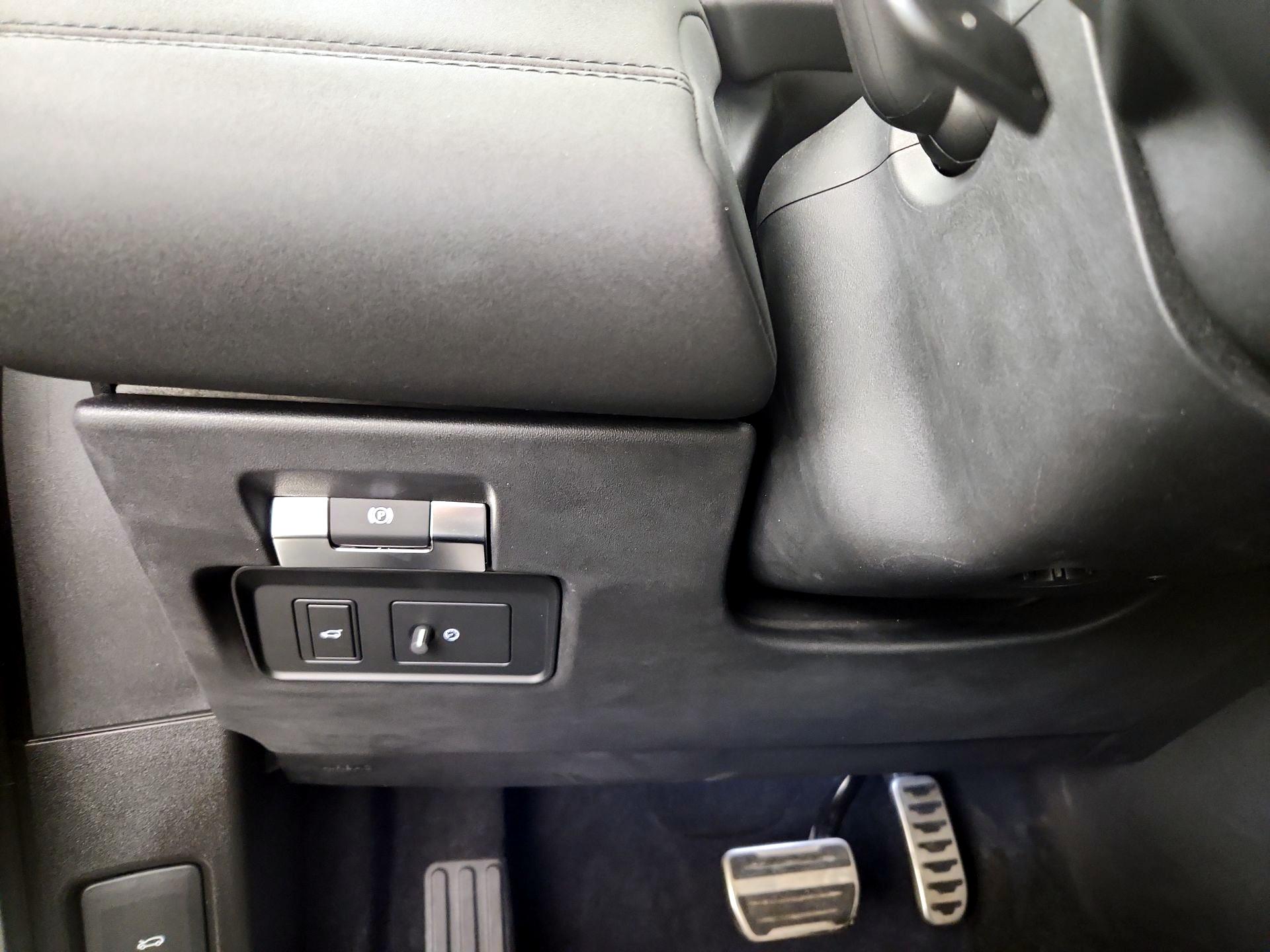 Thumbnail: 2023 Land Rover Range Rover Evoque - 13