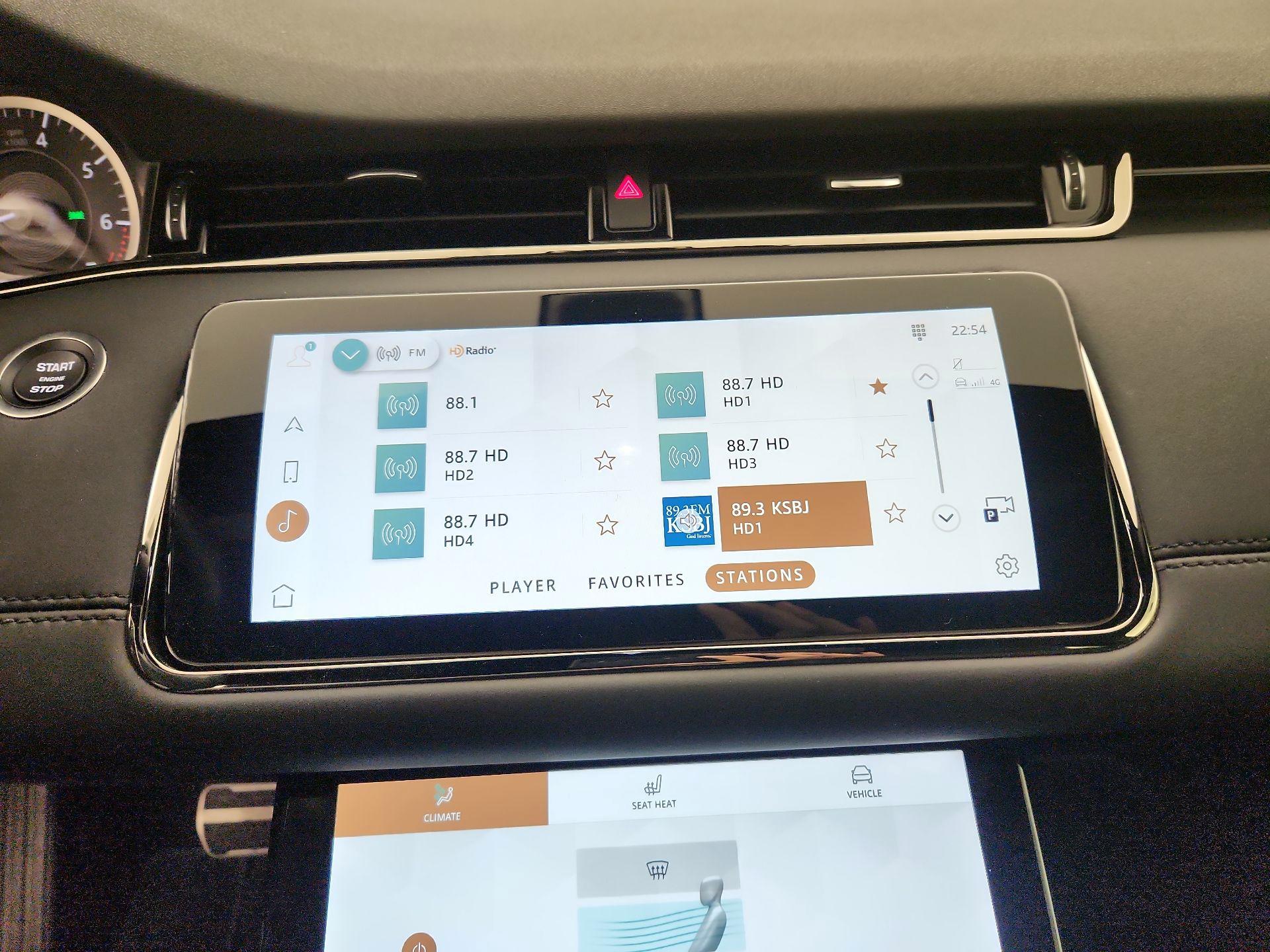 Thumbnail: 2023 Land Rover Range Rover Evoque - 16