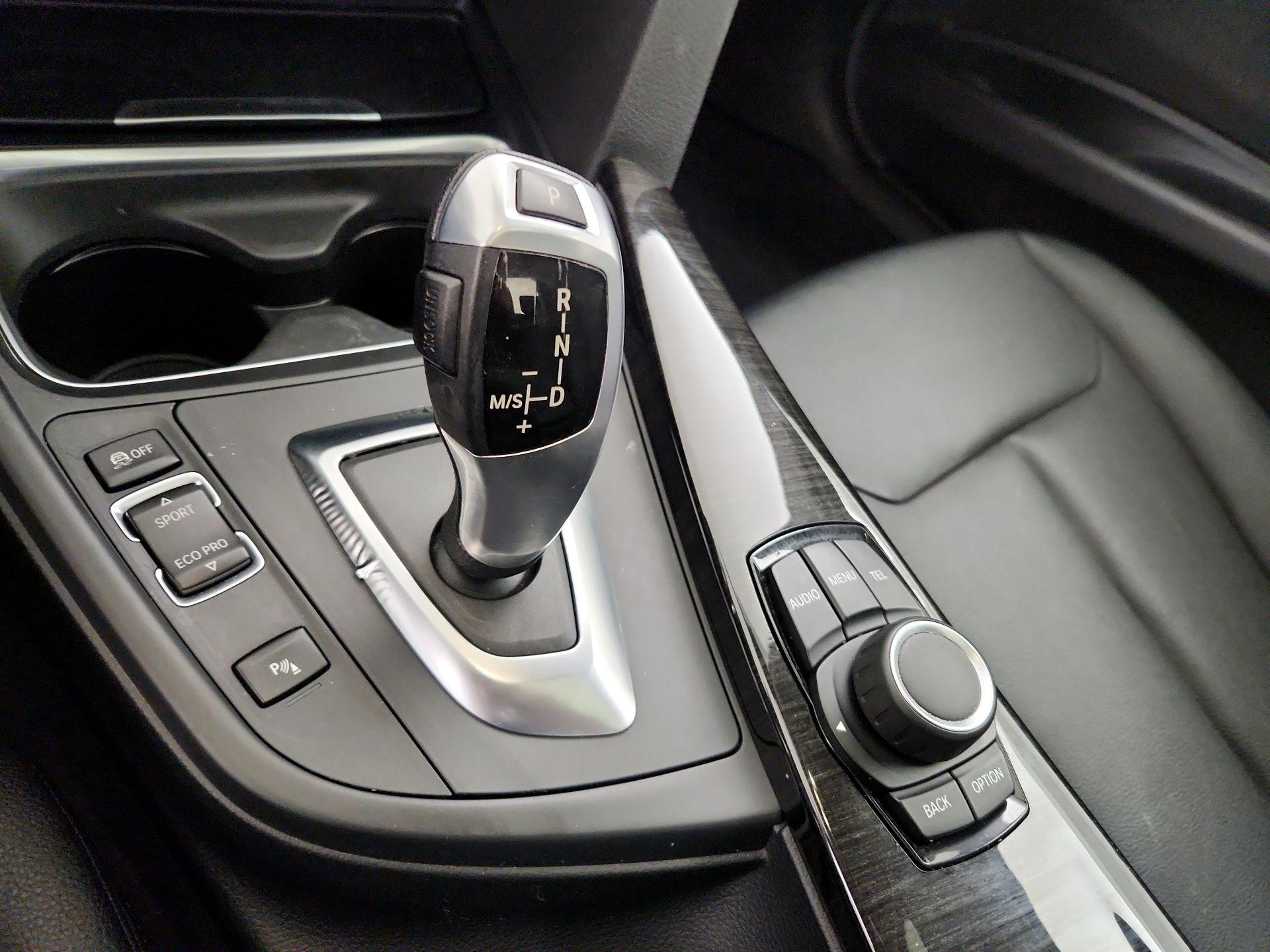 Thumbnail: 2015 BMW 3 Series - 17