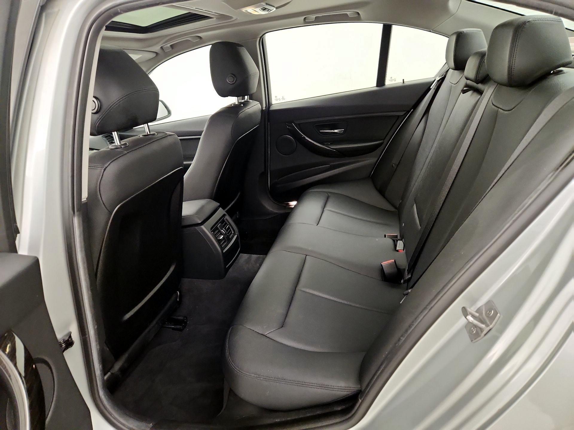 Thumbnail: 2015 BMW 3 Series - 20