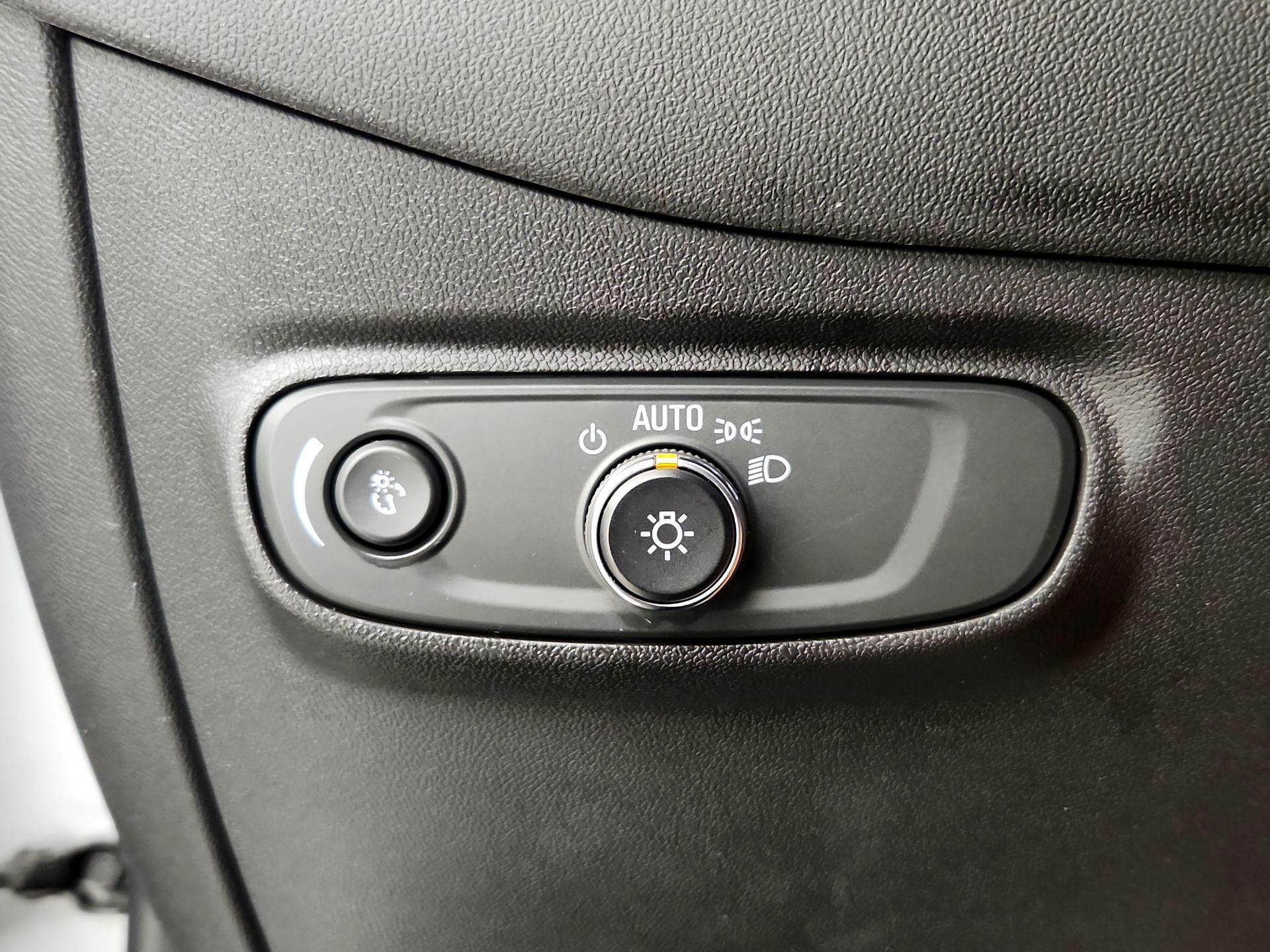 Thumbnail: 2022 Chevrolet Equinox - 13