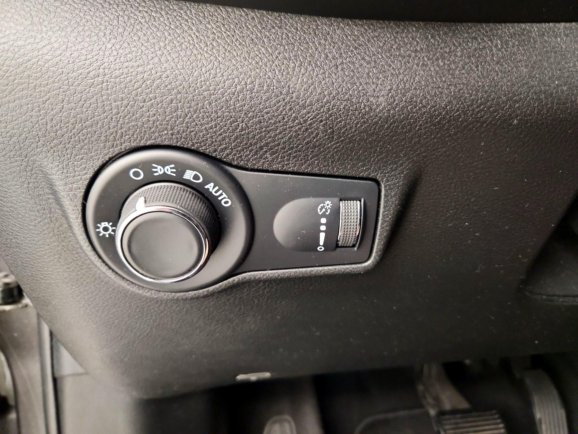 Thumbnail: 2023 Jeep Compass - 13