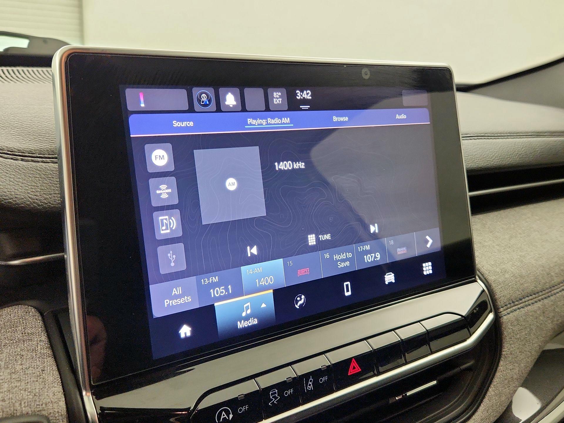 Thumbnail: 2023 Jeep Compass - 15