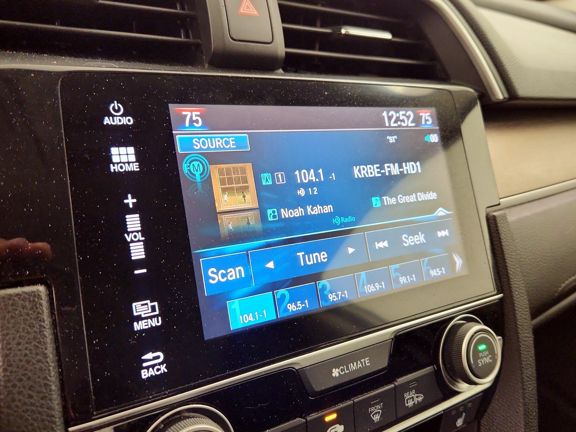 Thumbnail: 2016 Honda Civic - 15