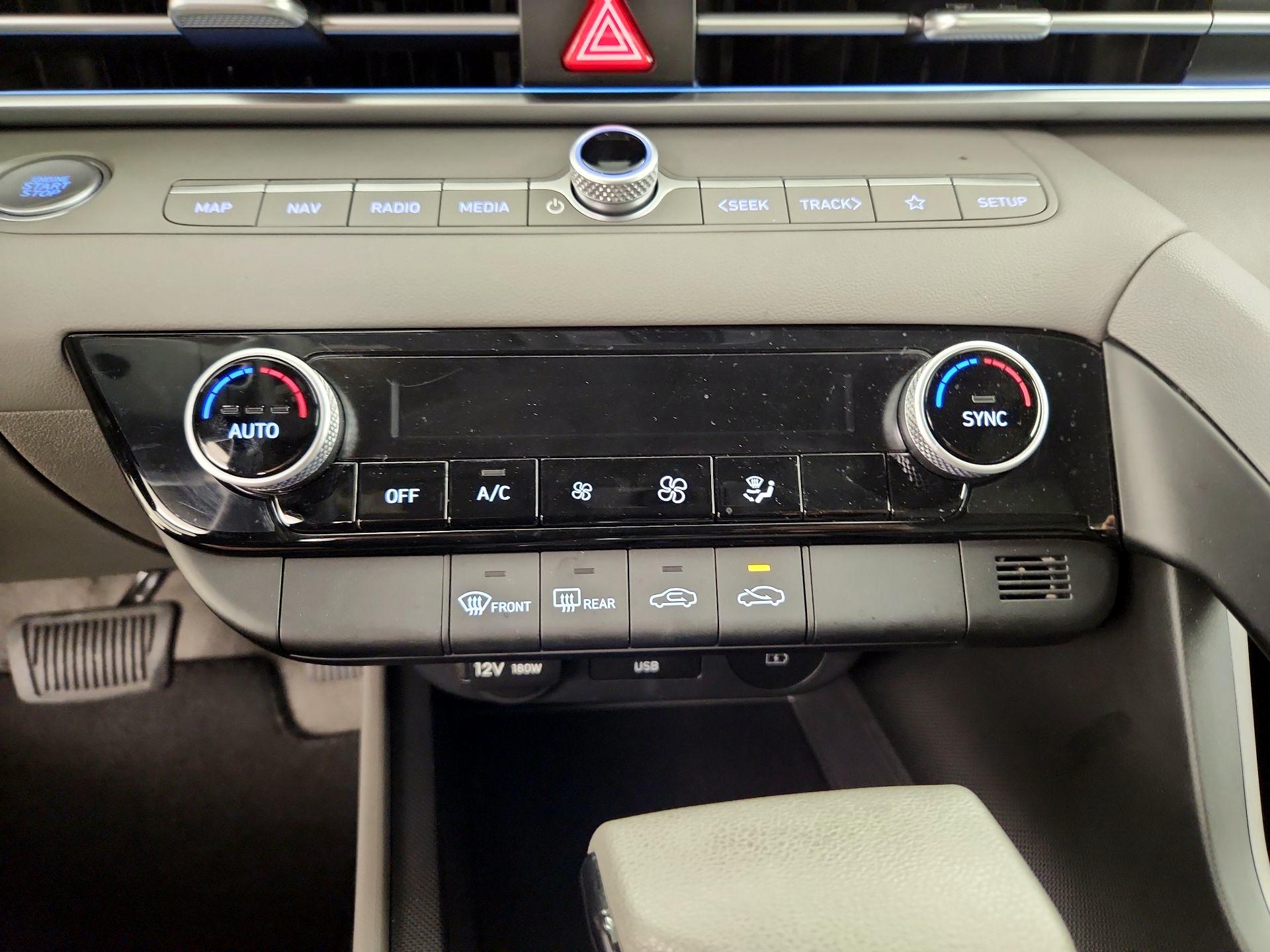 Thumbnail: 2024 Hyundai Elantra - 17