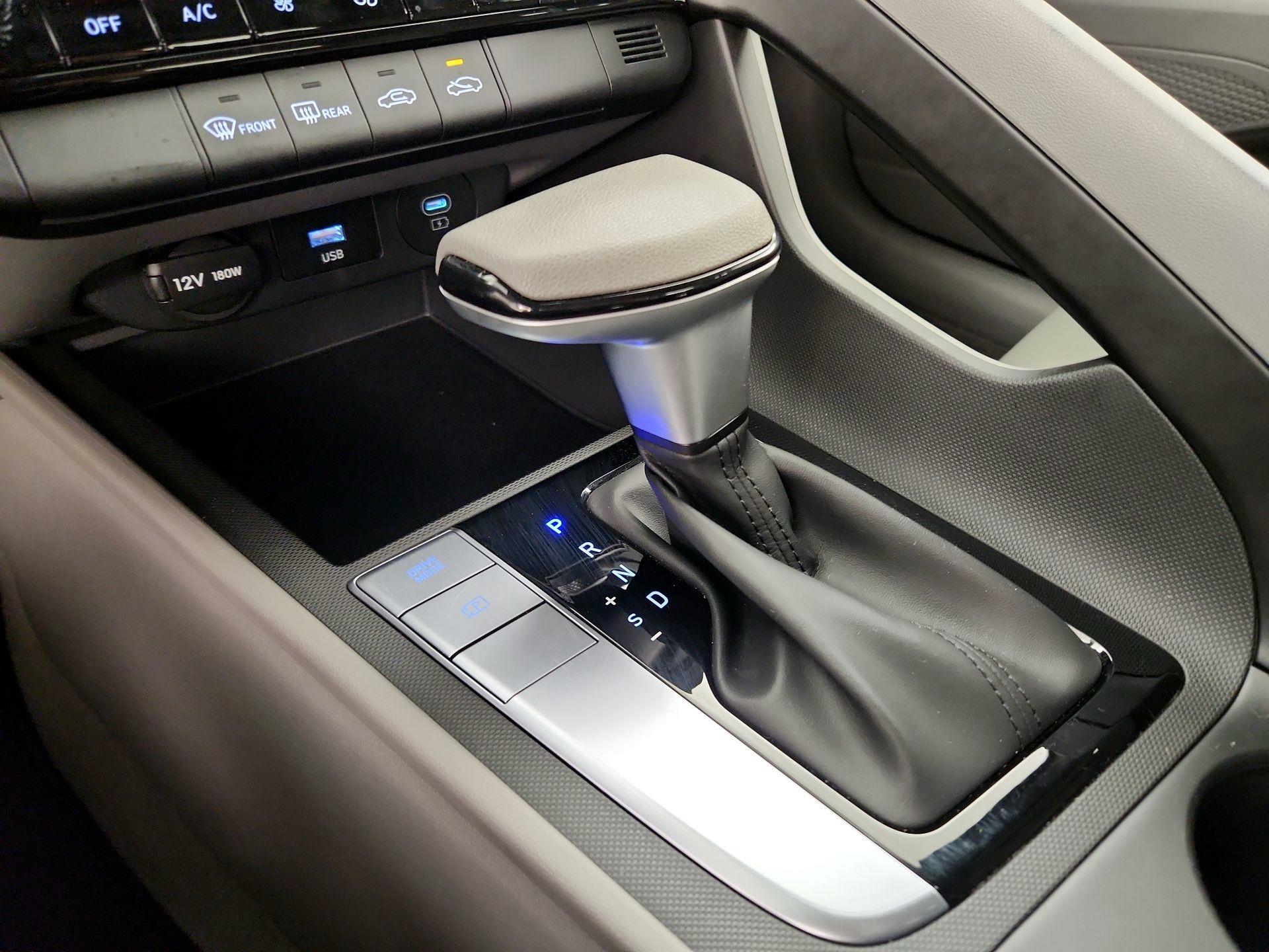 Thumbnail: 2024 Hyundai Elantra - 18