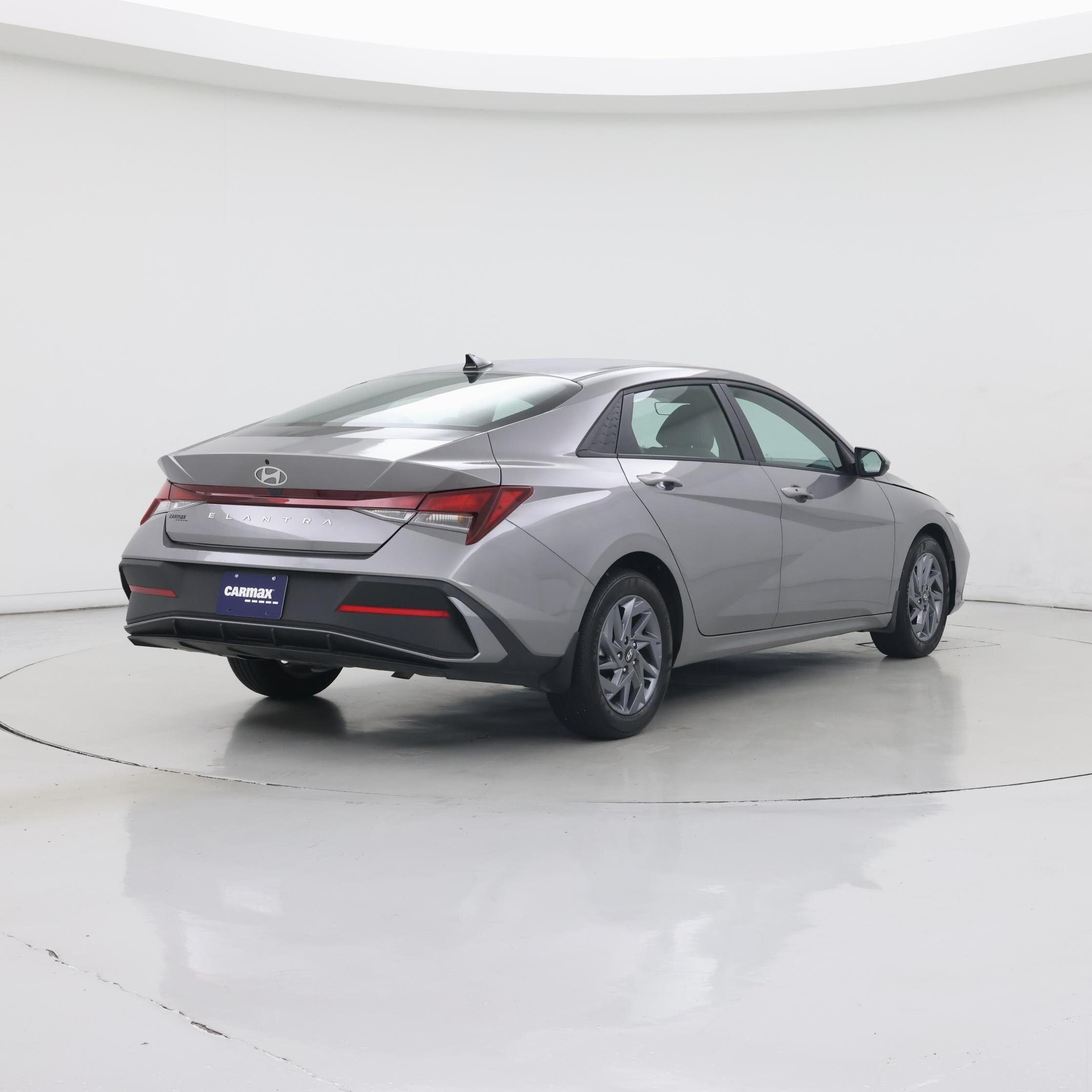 Thumbnail: 2024 Hyundai Elantra - 8