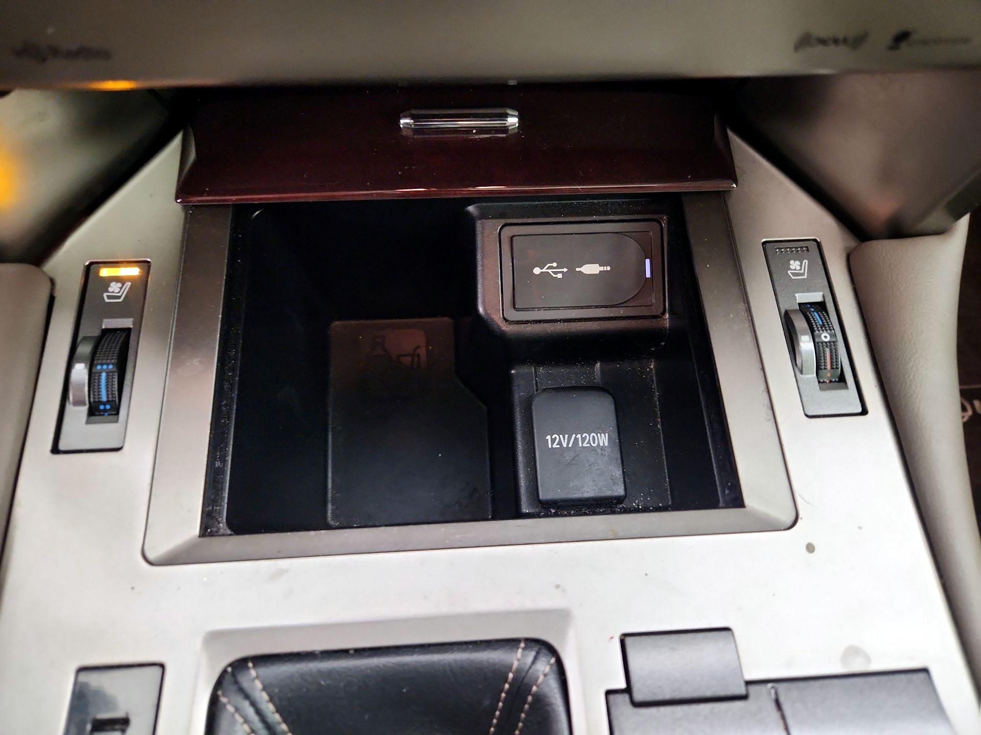 Thumbnail: 2019 Lexus GX - 19