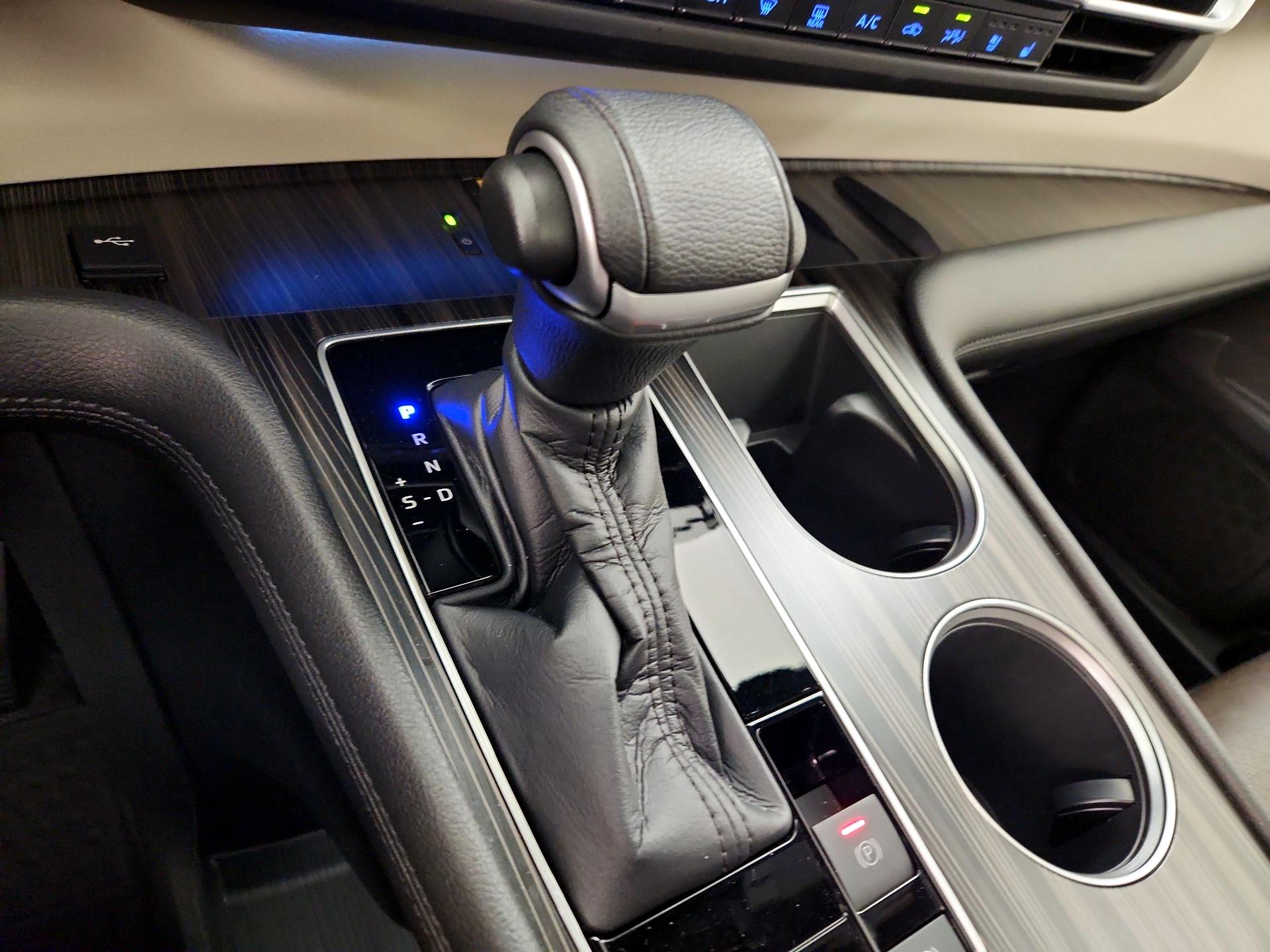 Thumbnail: 2021 Toyota Sienna - 18