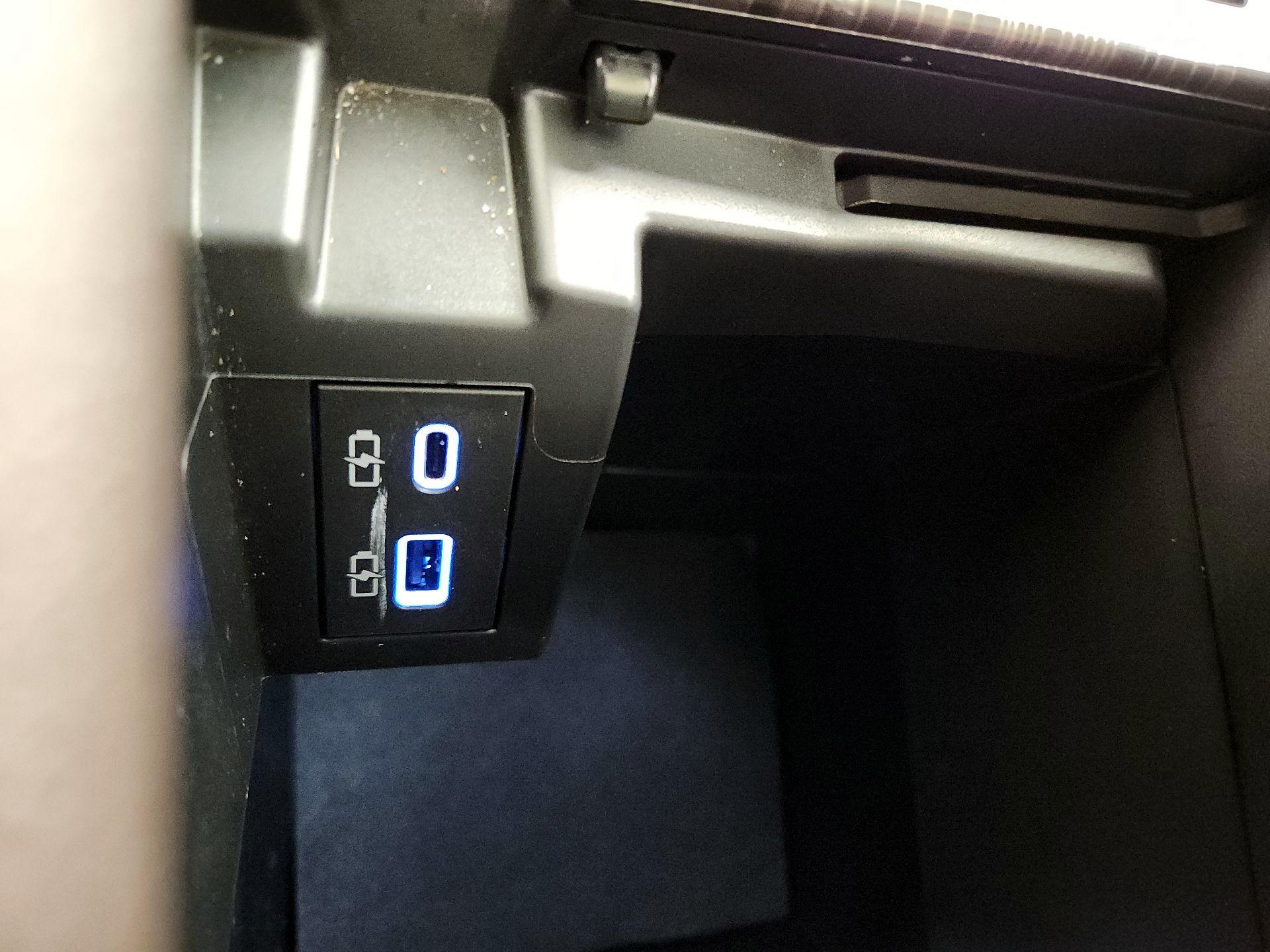 Thumbnail: 2021 Toyota Sienna - 19