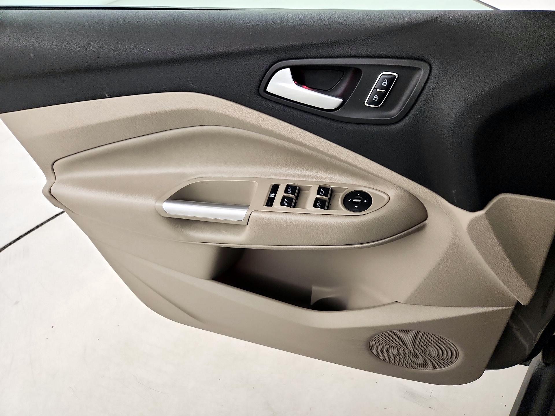 Thumbnail: 2015 Ford C-Max - 12