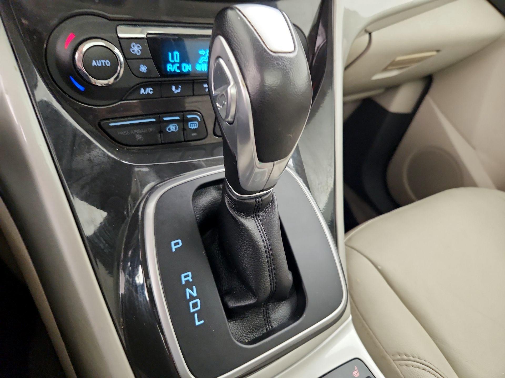 Thumbnail: 2015 Ford C-Max - 18