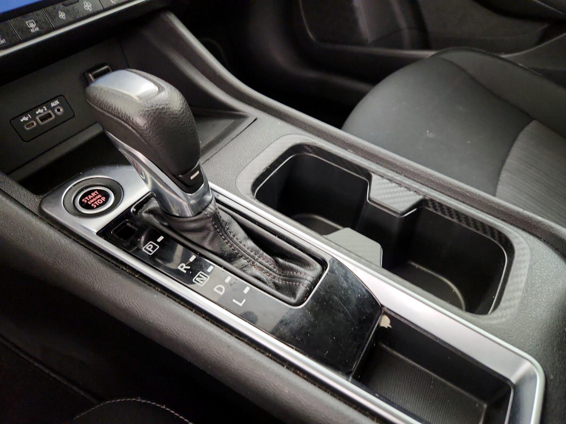 Thumbnail: 2020 Nissan Sentra - 17