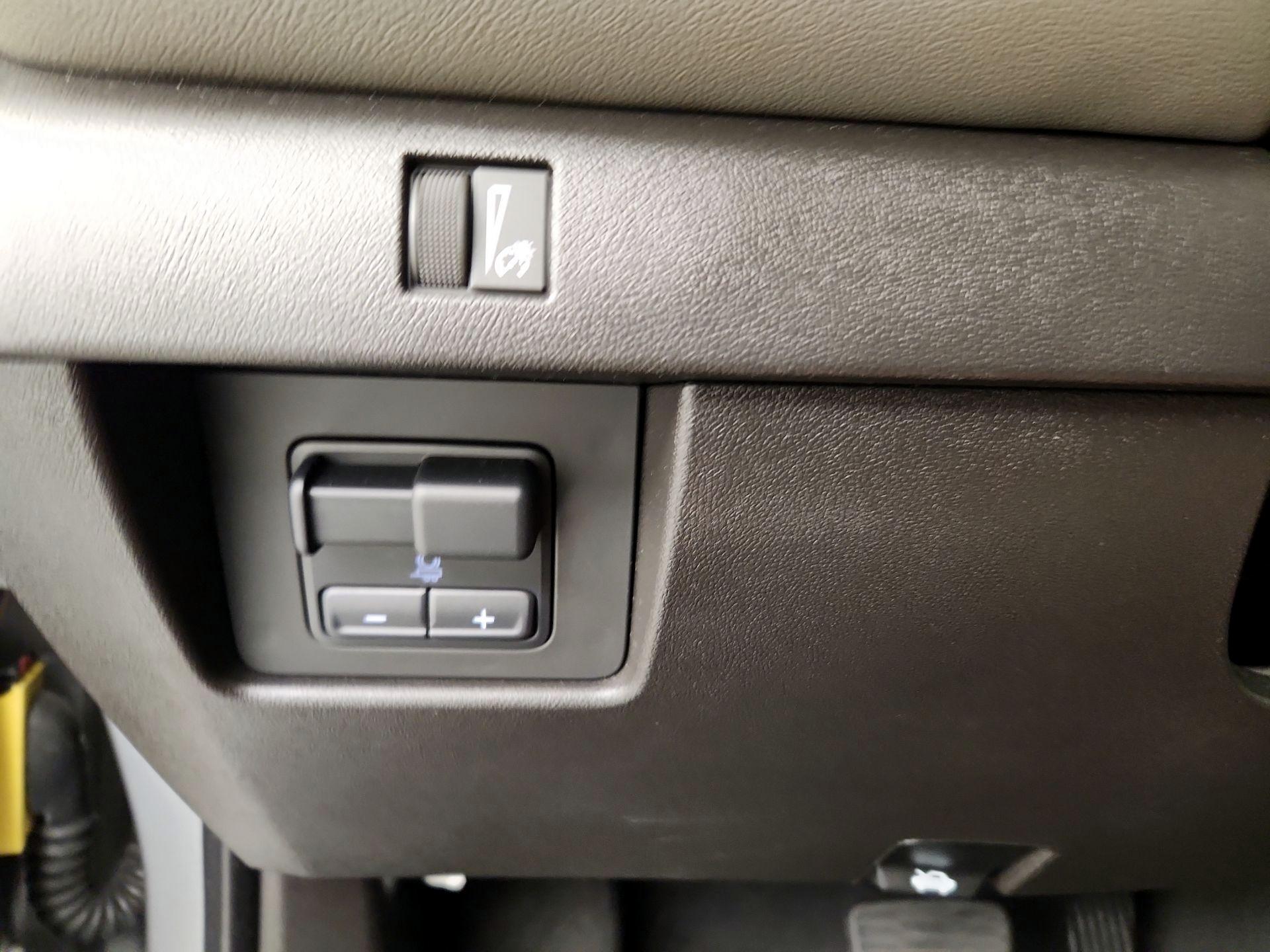 Thumbnail: 2024 Chevrolet Colorado - 13