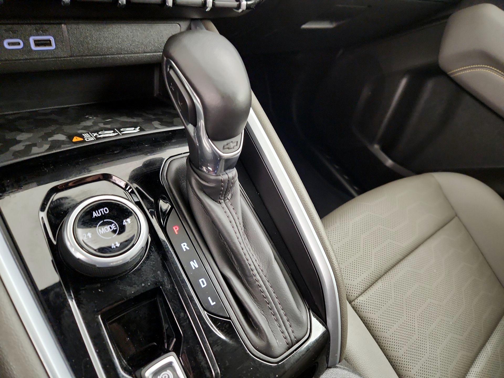 Thumbnail: 2024 Chevrolet Colorado - 18