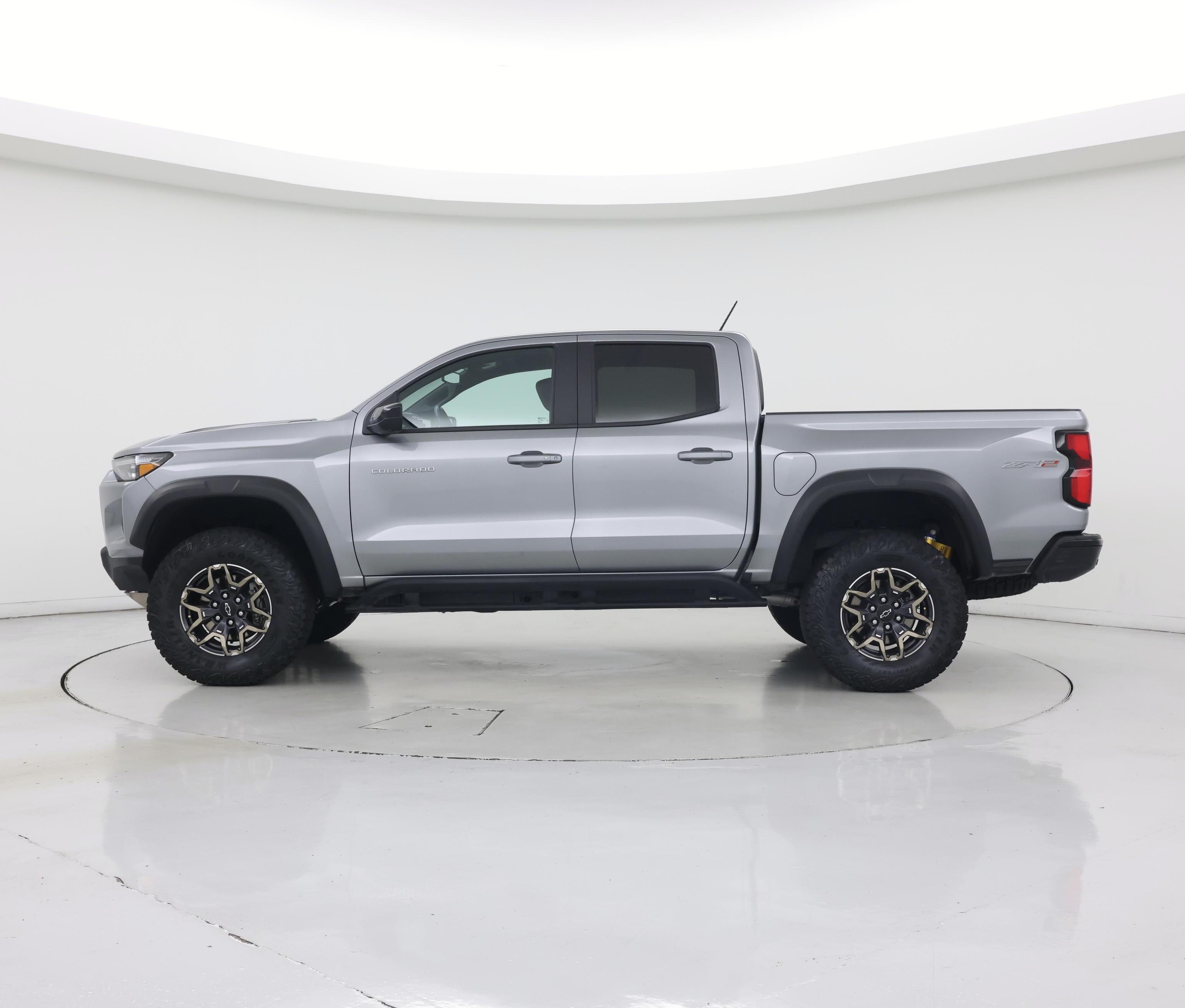 Thumbnail: 2024 Chevrolet Colorado - 3
