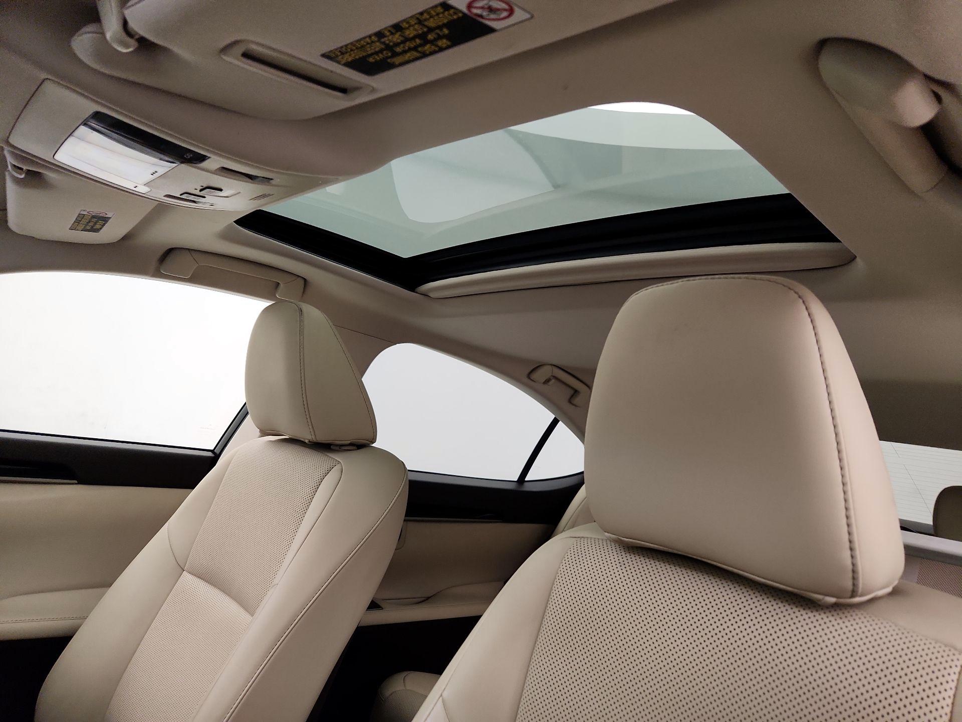 Thumbnail: 2016 Lexus ES - 19