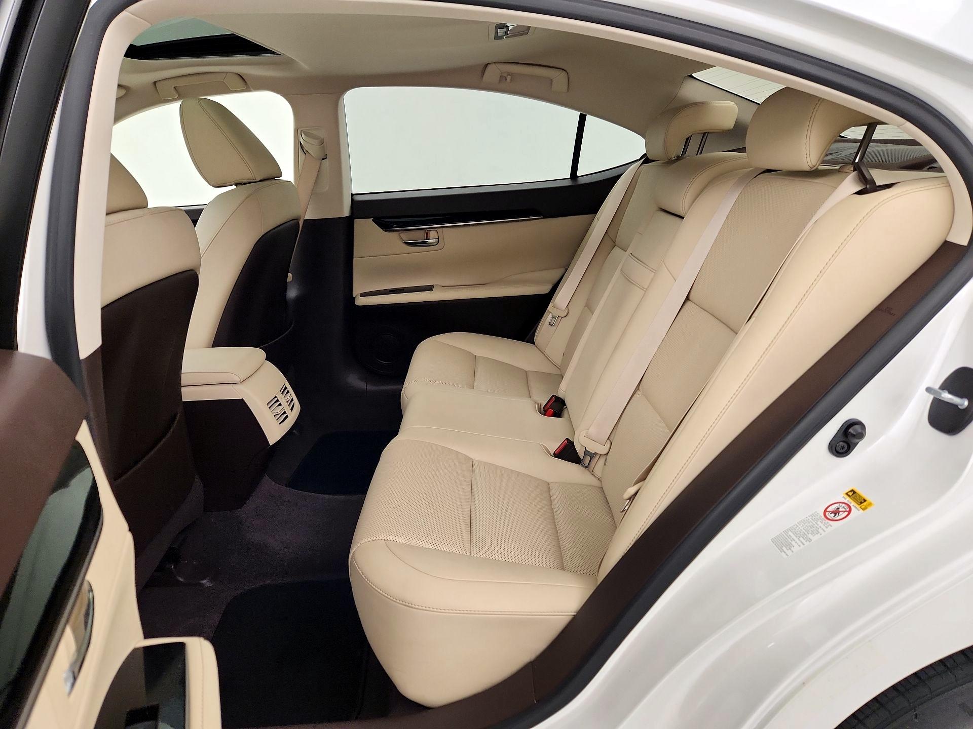 Thumbnail: 2016 Lexus ES - 20