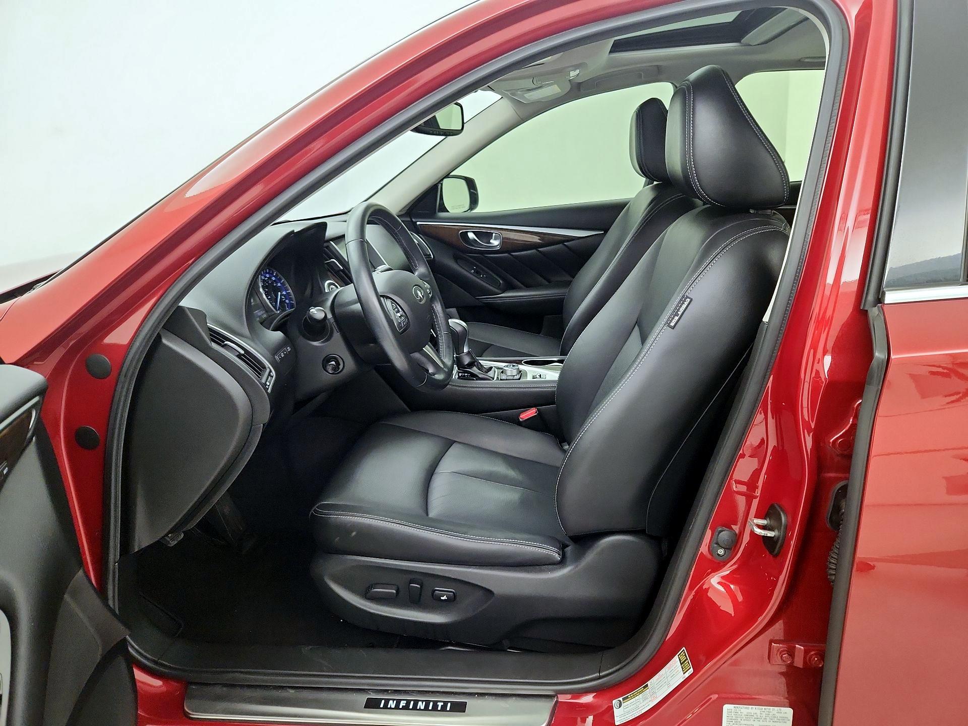 Thumbnail: 2015 INFINITI Q50 - 11